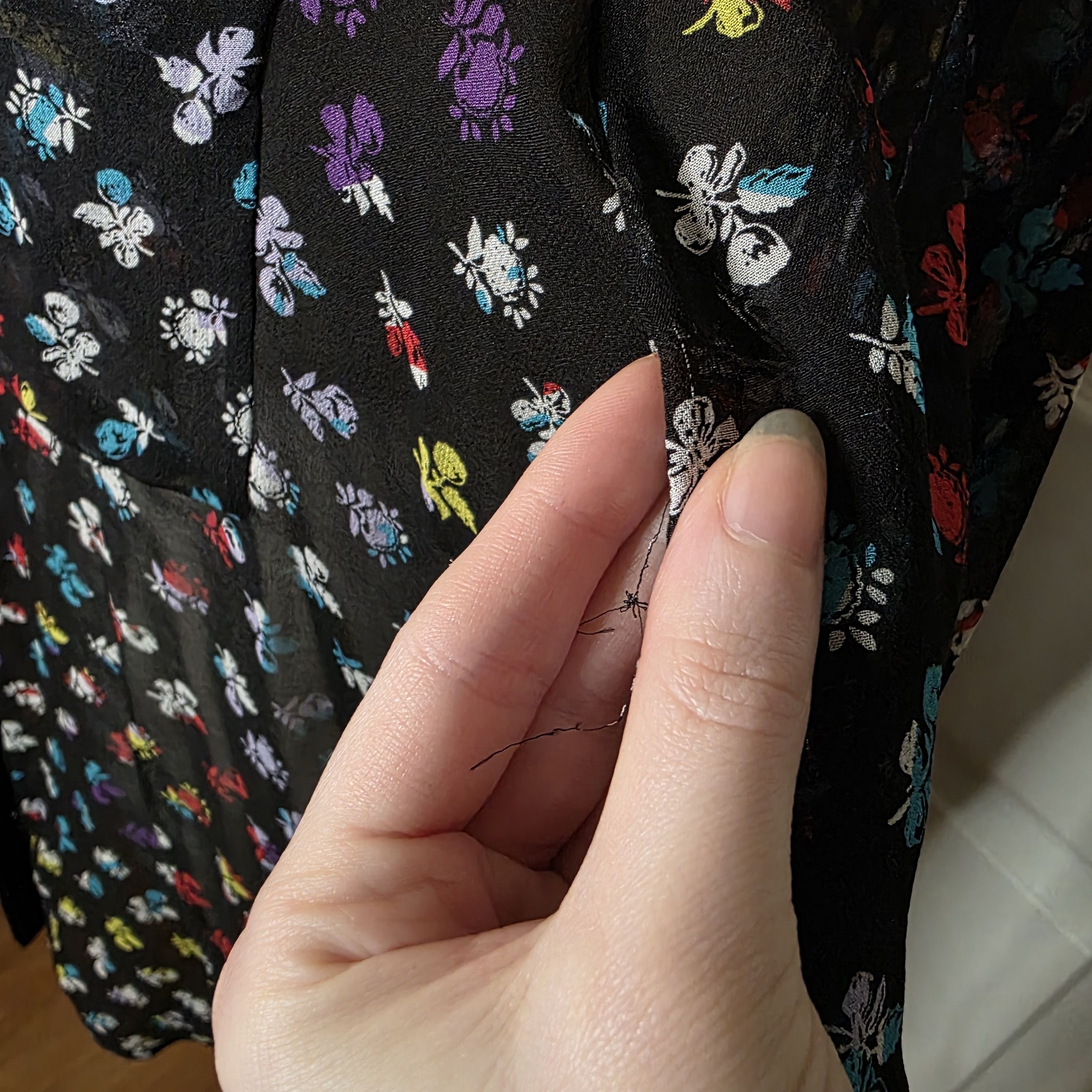 Diane von Furstenberg Diane Von Furstenberg Black Floral Sheer Silk Button Down Size M / US 6-8 / IT 42-44 - 5 Thumbnail