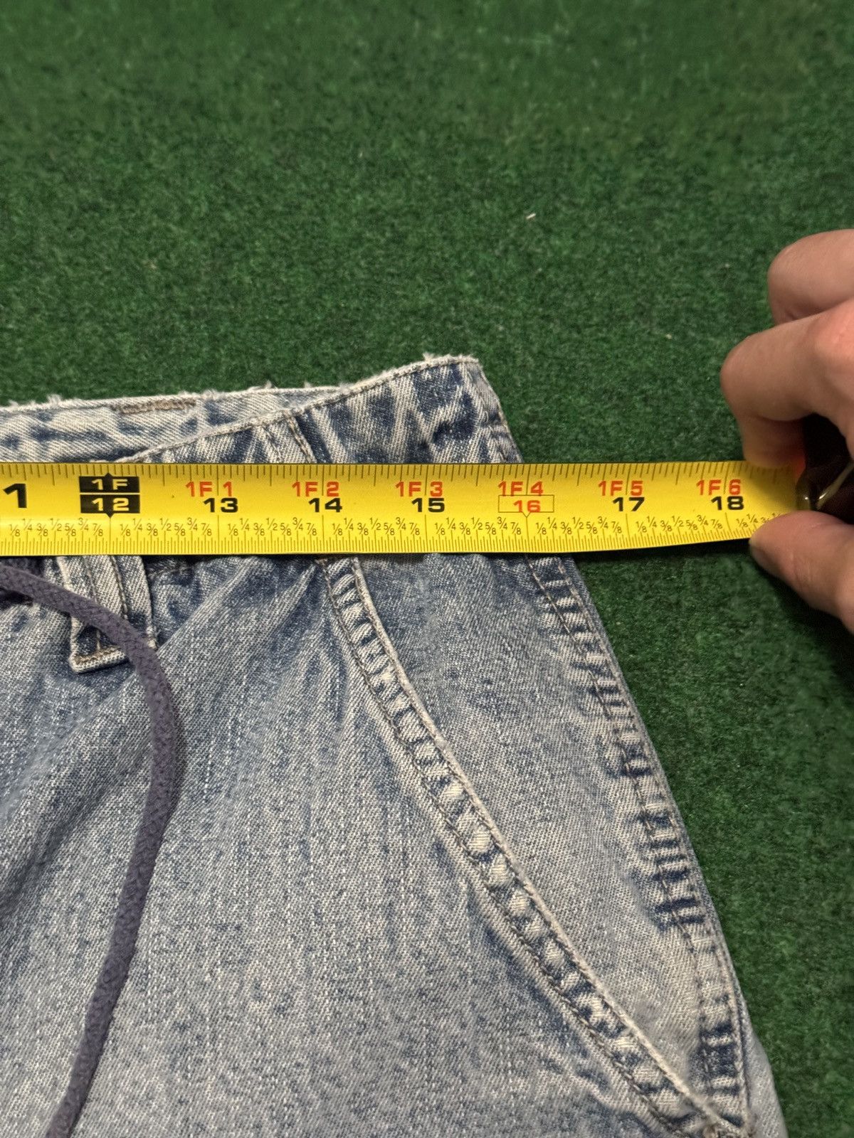 Levi's Y2K Distressed Baggy Cargo Jorts Skater Grunge Denim Shorts Size US 32 / EU 48 - 4 Thumbnail