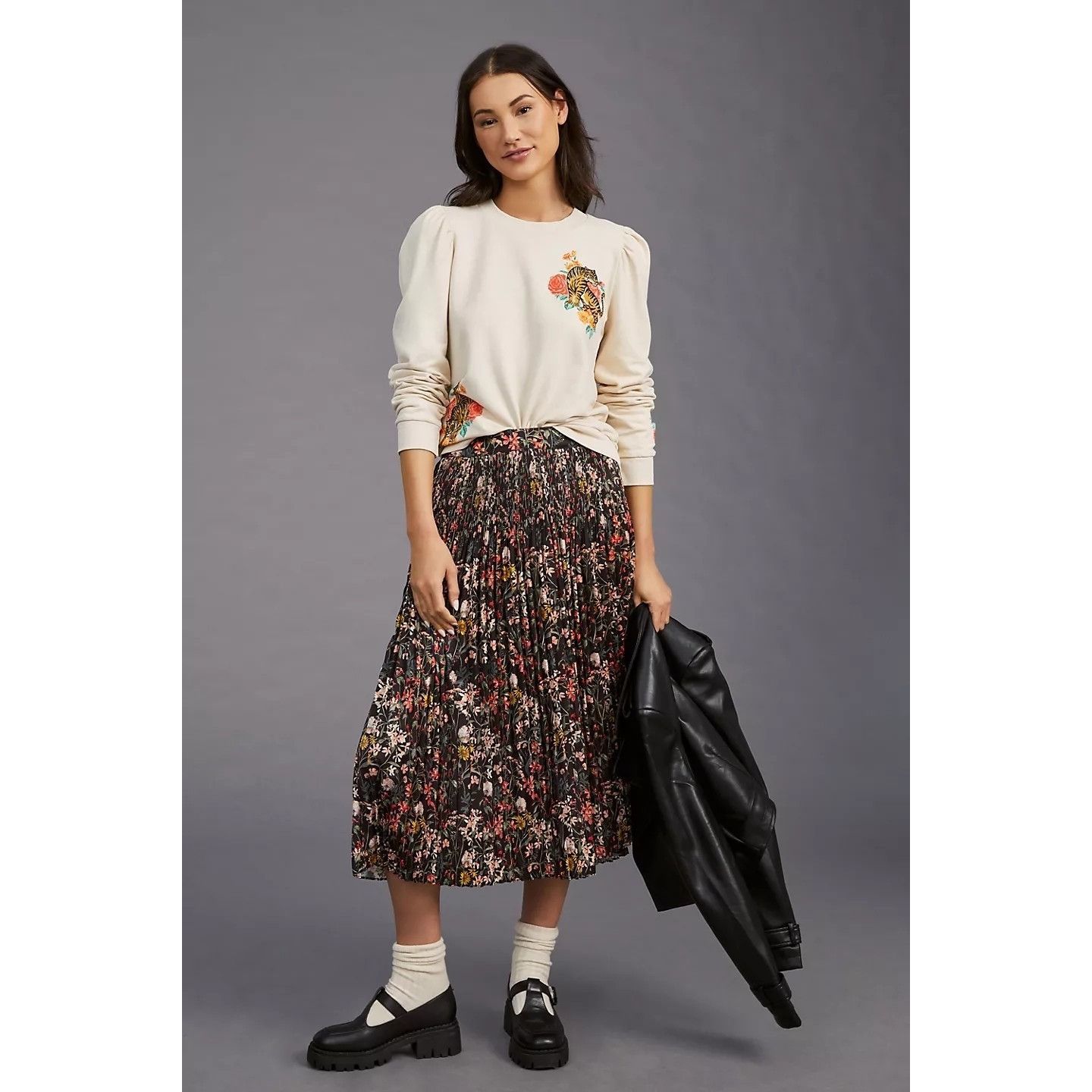 Anthropologie Tiger Print Cream Sweatshirt With Ruffle Shoulder Detail Size XS / US 0-2 / IT 36-38 - 1 Thumbnail