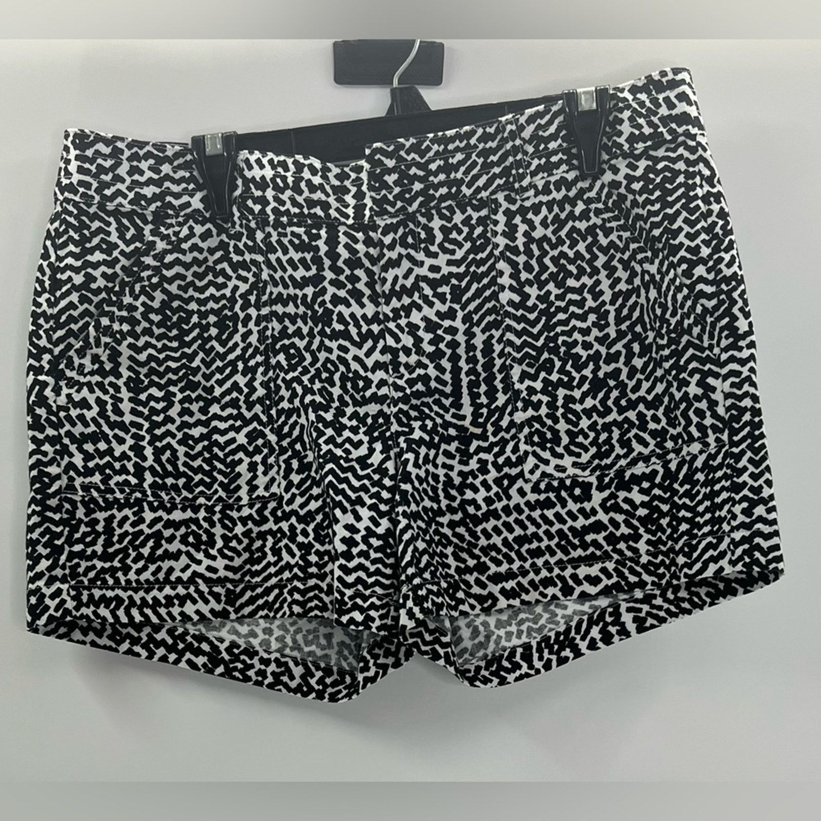 Banana Republic Banana Republic Women’s Black & White Chino Utility Shorts Size 36" / US 14 / IT 50 - 1 Thumbnail
