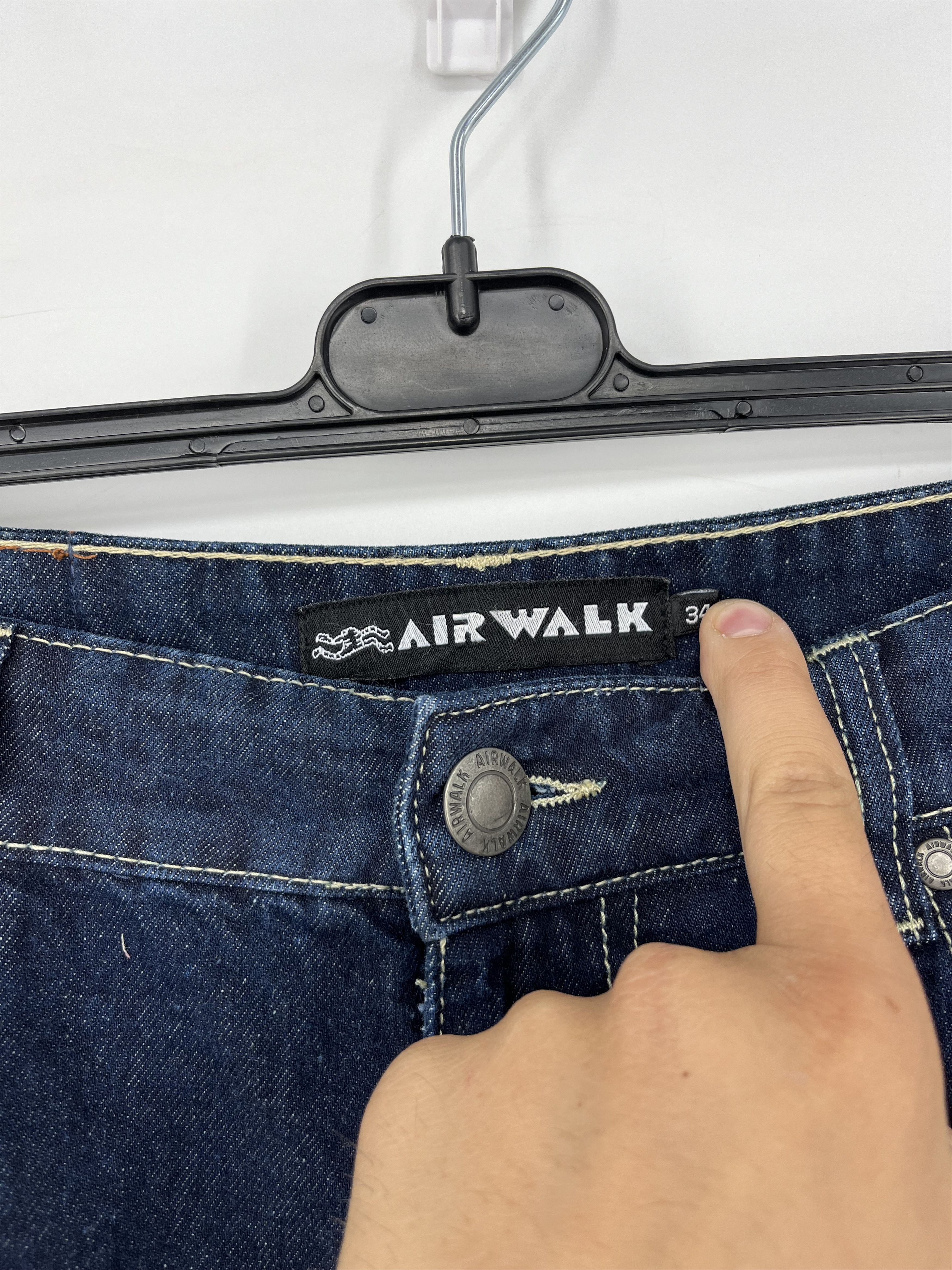 Airwalk × Vintage Vintage Airwalk Turn Up Jean Running Man Skate Jeans Size US 32 / EU 48 - 7 Thumbnail
