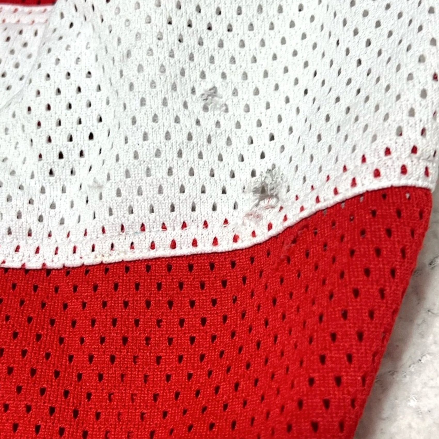 Vintage VINTAGE Wisconsin Badgers Athletic Knit Hockey Jersey Shirt XL Men Red Athletic Knit Size US XL / EU 56 / 4 - 5 Thumbnail