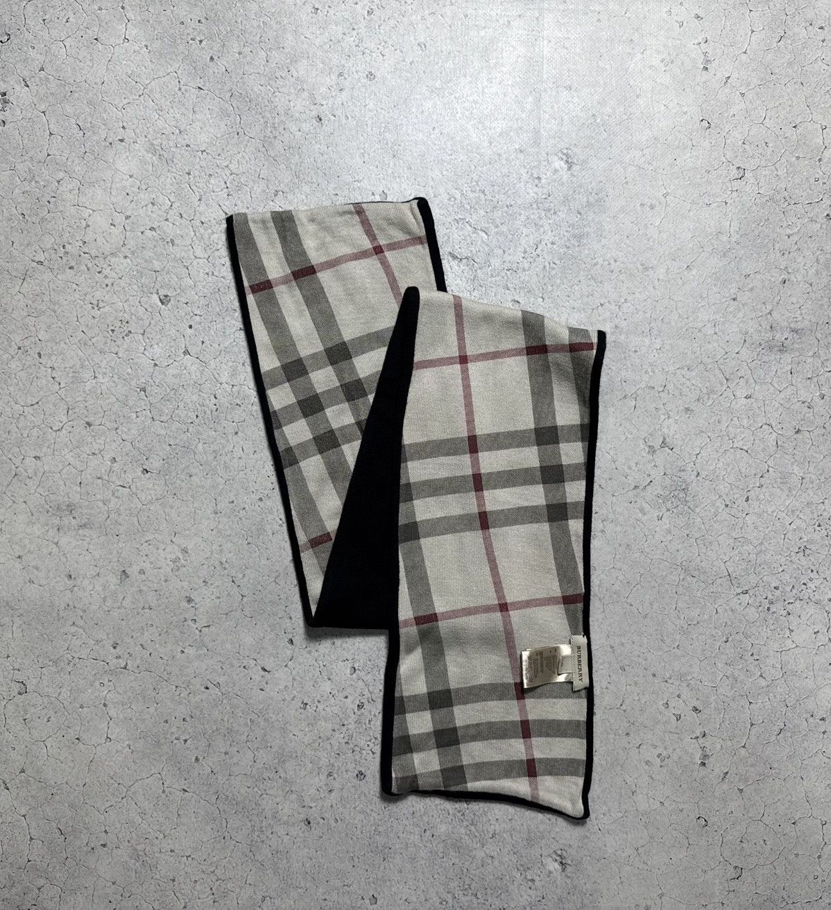Burberry Burberry Check Scarf Luxury Vintage Size ONE SIZE - 1 Thumbnail