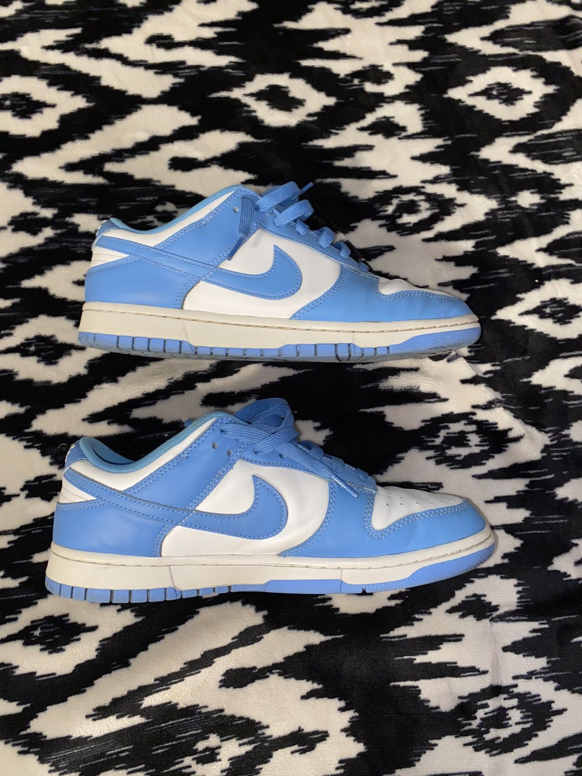 image of 2021 Unc Nike Dunk Low Size 9 Shoes in White/Blue, Men's