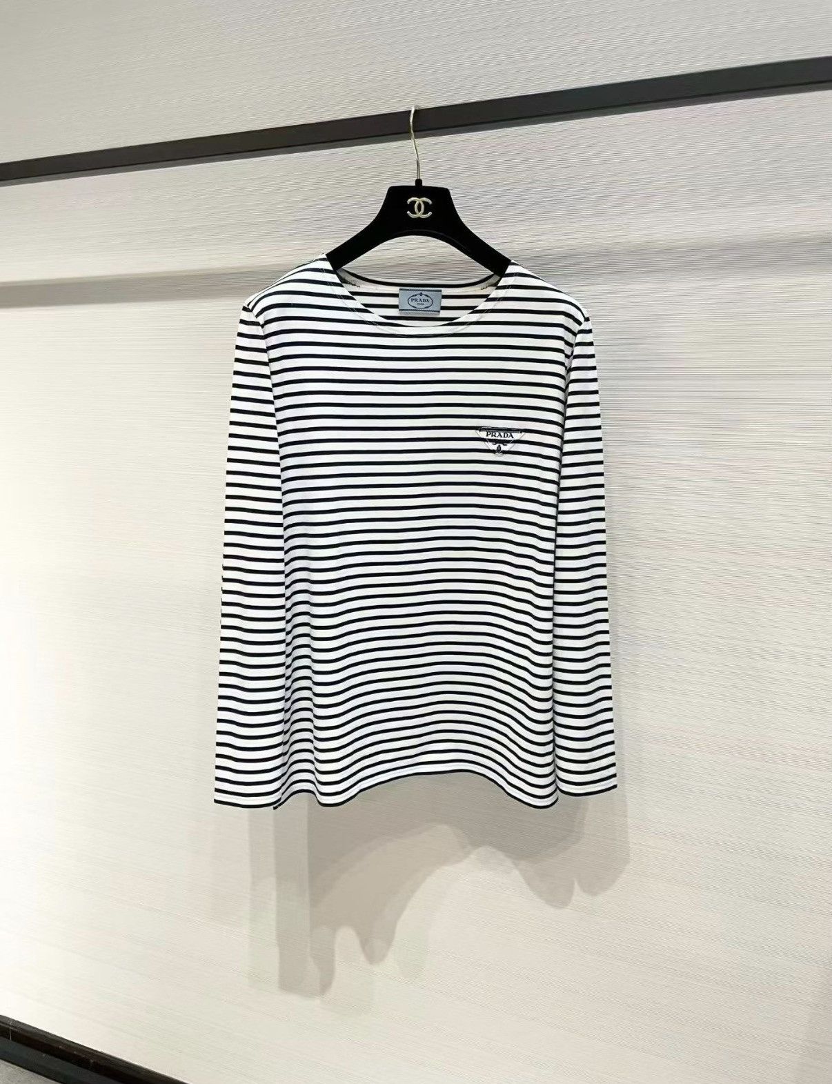 Prada Prada Black & White Striped Long Sleeve T‑shirt J33 Size XL / US 12-14 / IT 48-50 - 1 Thumbnail