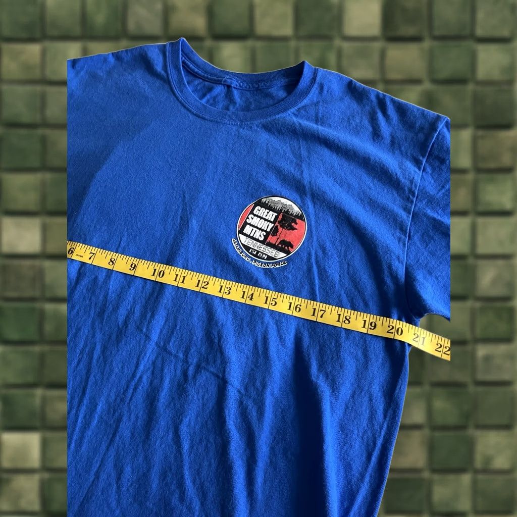 Vintage Vintage 90s Pigeon Forge Tennessee Shirt L Blue Bear Graphic Print Size US L / EU 52-54 / 3 - 1 Thumbnail