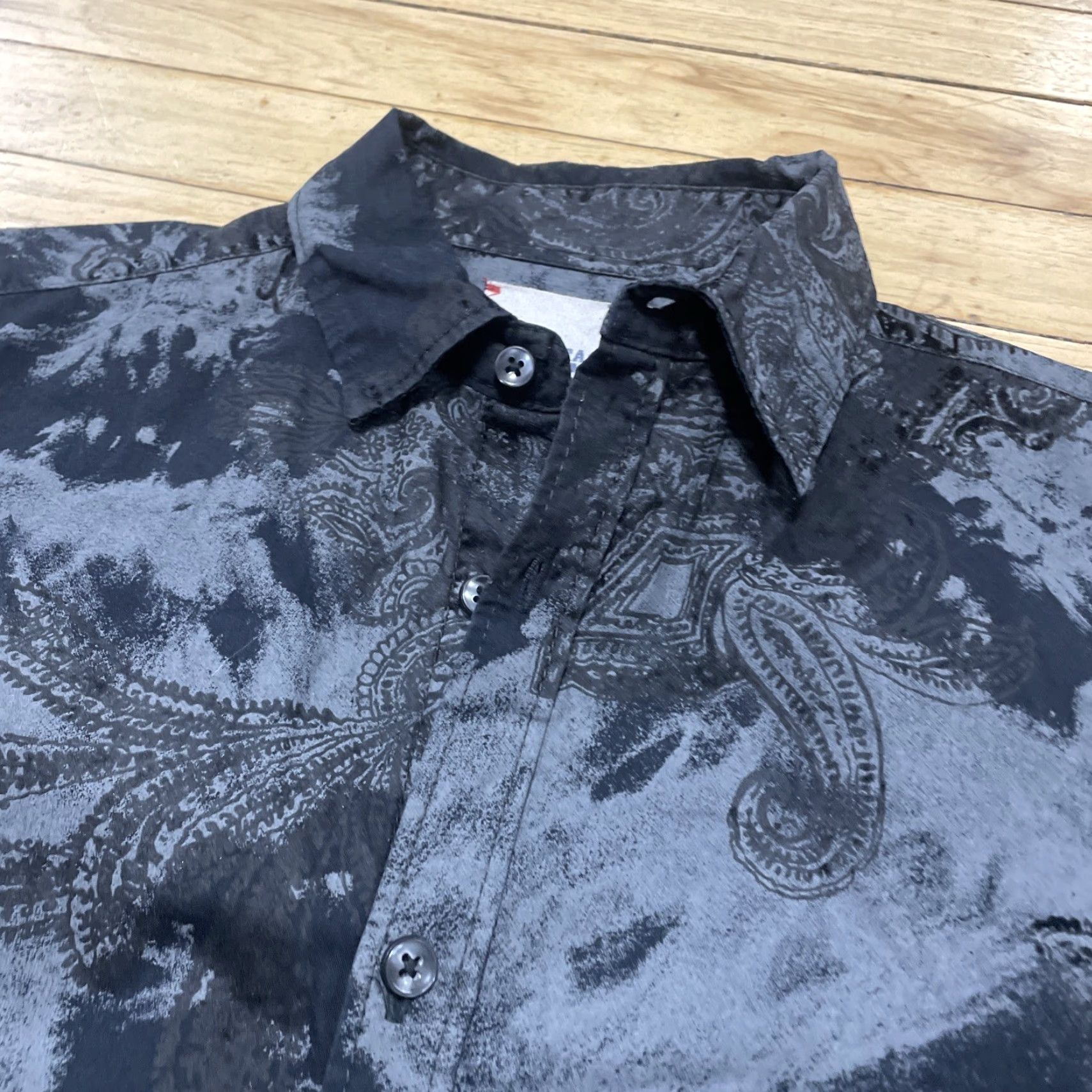 Velvet VINTAGE Red Black Velvet Burnout Button Shirt Men S Cybergoth Streetwear y2k Size US S / EU 44-46 / 1 - 4 Thumbnail