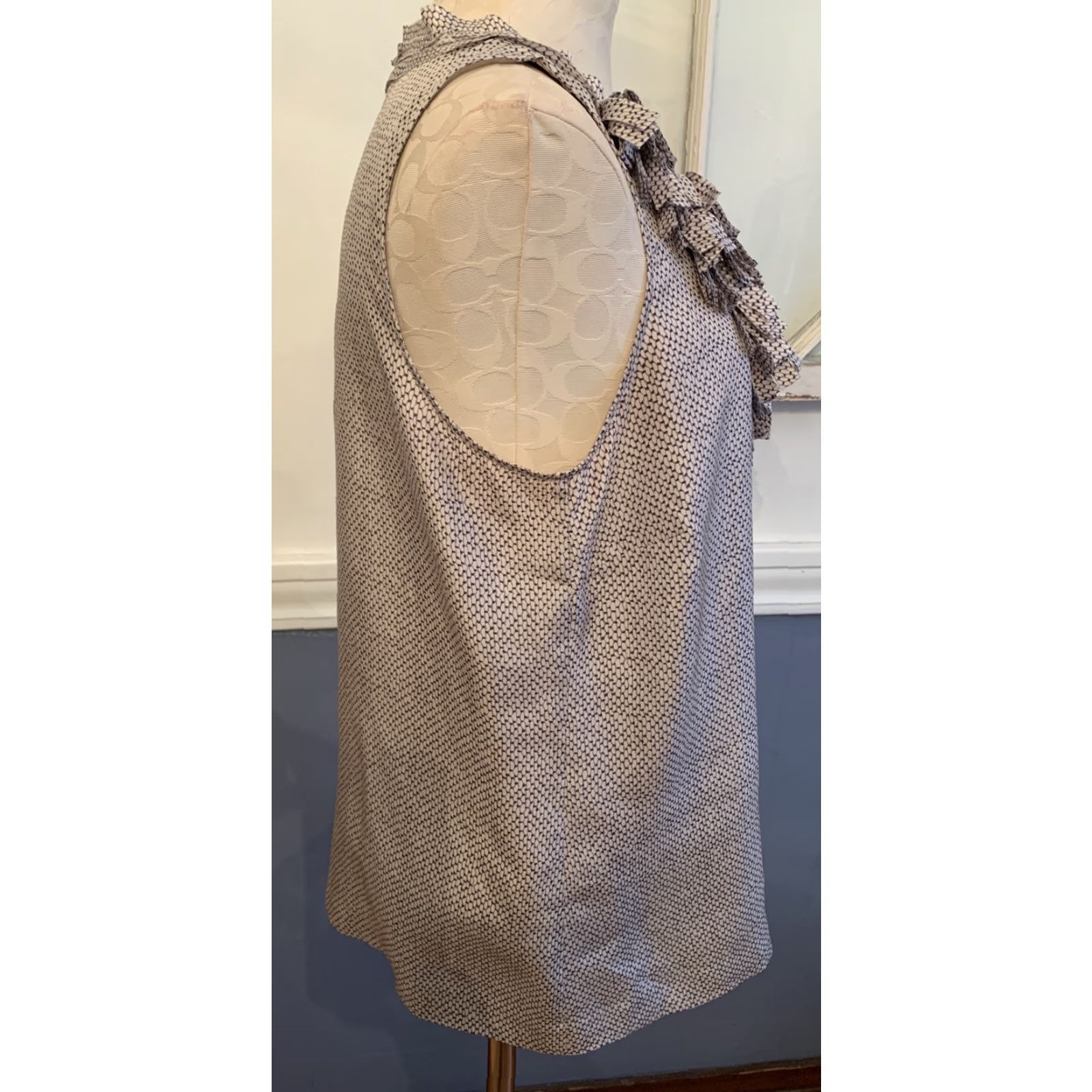 J.Crew VINTAGE 10 J.Crew Women's Palmera Ruffle Cami Gray Tan Style 23363 Sleeveless Blouse Size L / US 10 / IT 46 - 4 Thumbnail