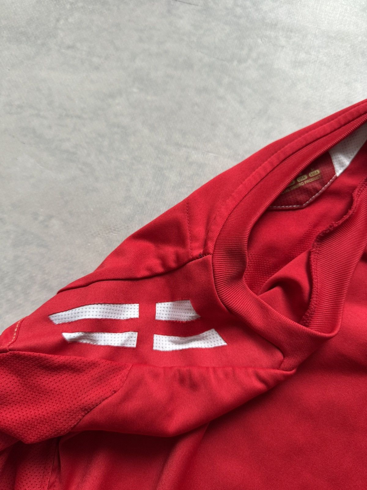 Umbro Umbro England jersey red tee Size US M / EU 48-50 / 2 - 5 Thumbnail