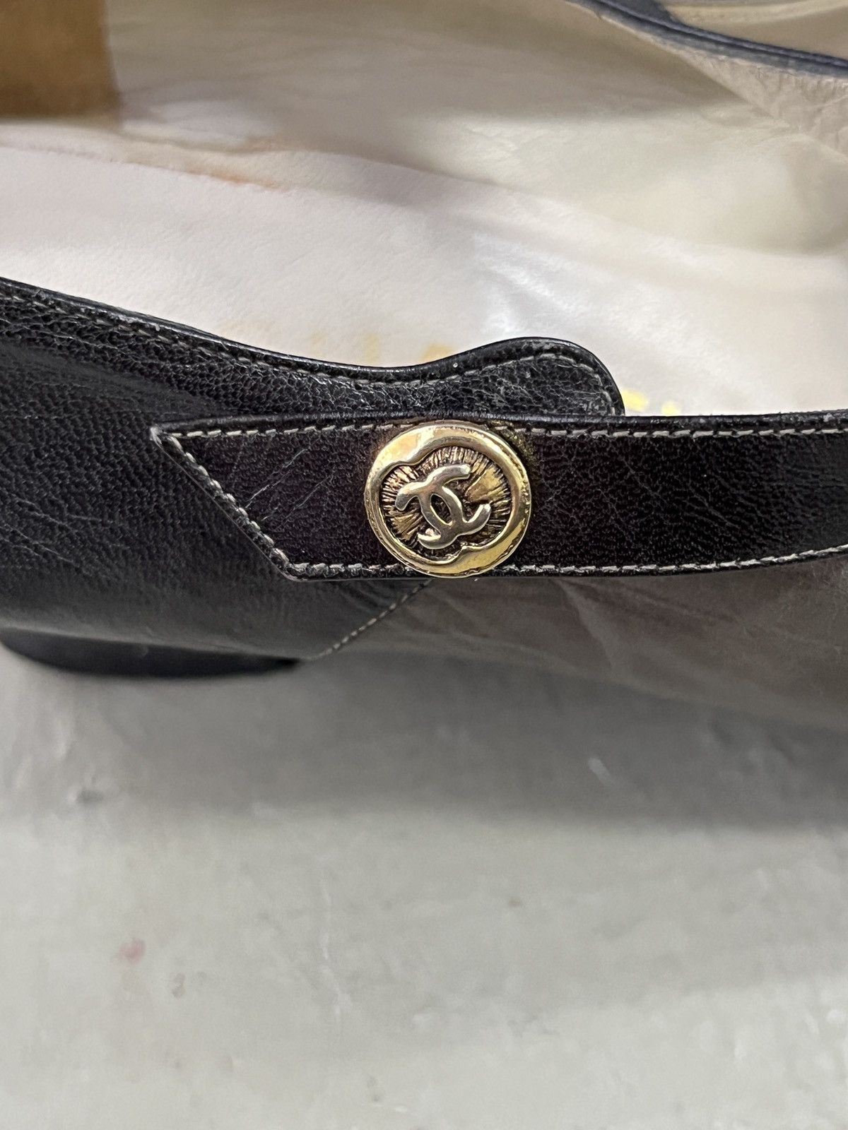 Vintage 1980's Authentic CHANEL Genuine Leather Mary Jane Pump Heels Size US 8.5 / IT 38.5 - 16 Thumbnail
