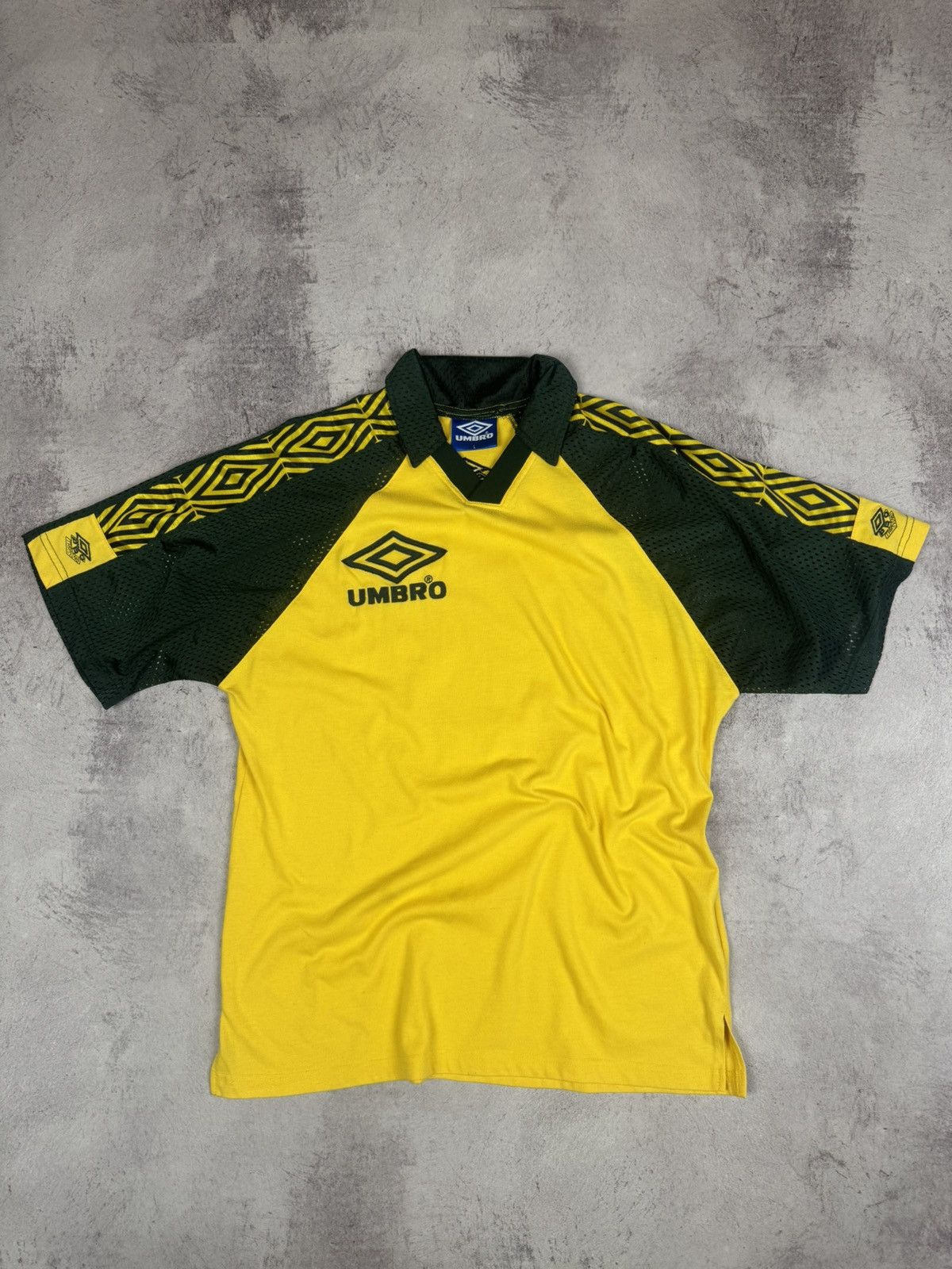 Umbro Vintage Umbro Pro Training Yellow jersey Brazil size L Size US L / EU 52-54 / 3 - 1 Thumbnail