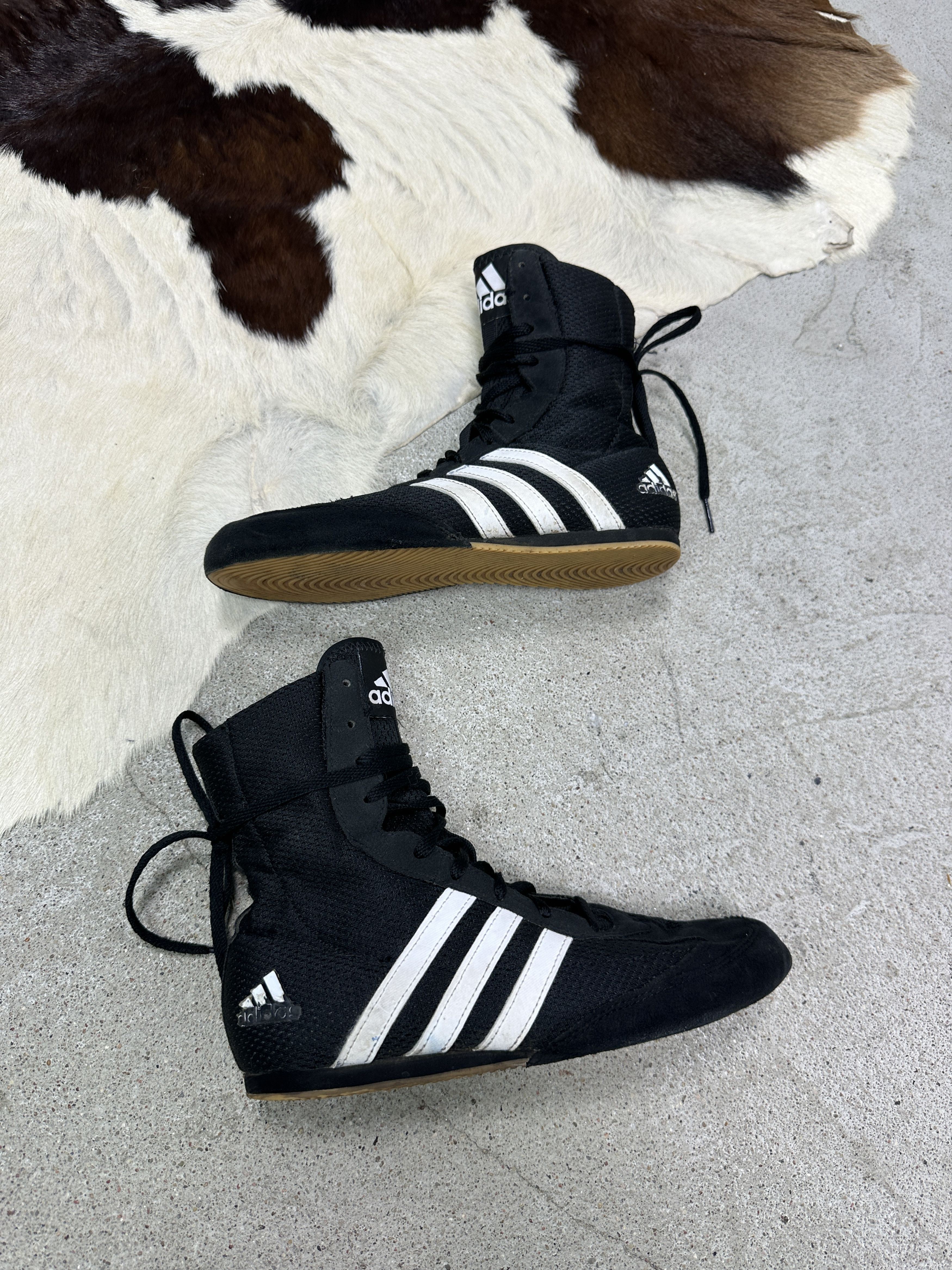 Vintage Sportswear Streetwear Adidas Boxy Sneakers Y2K