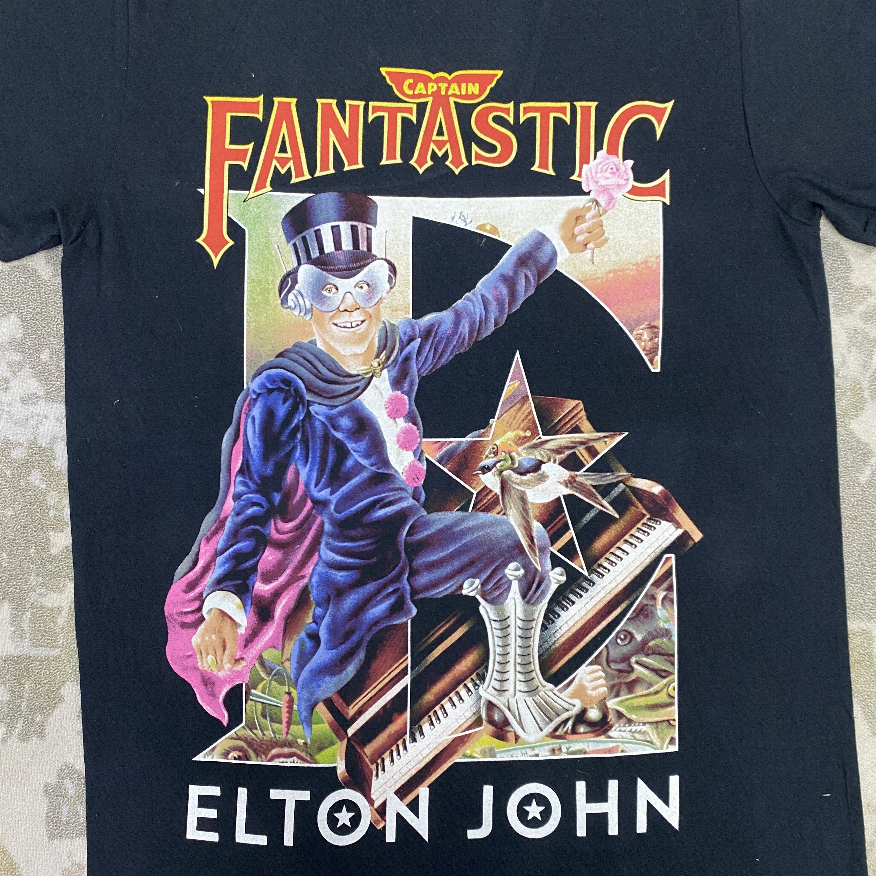 Band Tees Vintage Elton John Rocketman Circle Point T-Shirt - H100 Size US M / EU 48-50 / 2 - 3 Thumbnail