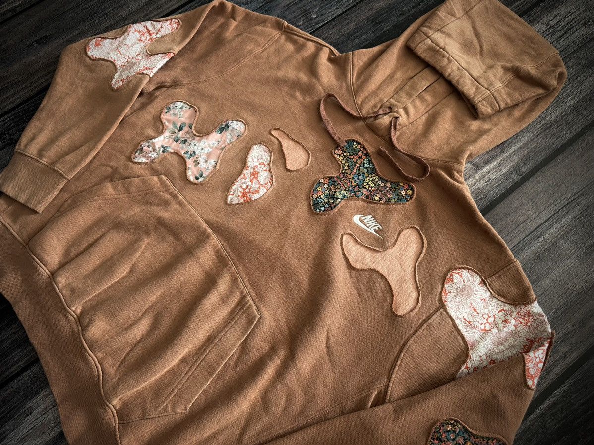 Nike Nike Custom Hoodie Vintage 90s Y2K Reworked Size US M / EU 48-50 / 2 - 4 Thumbnail