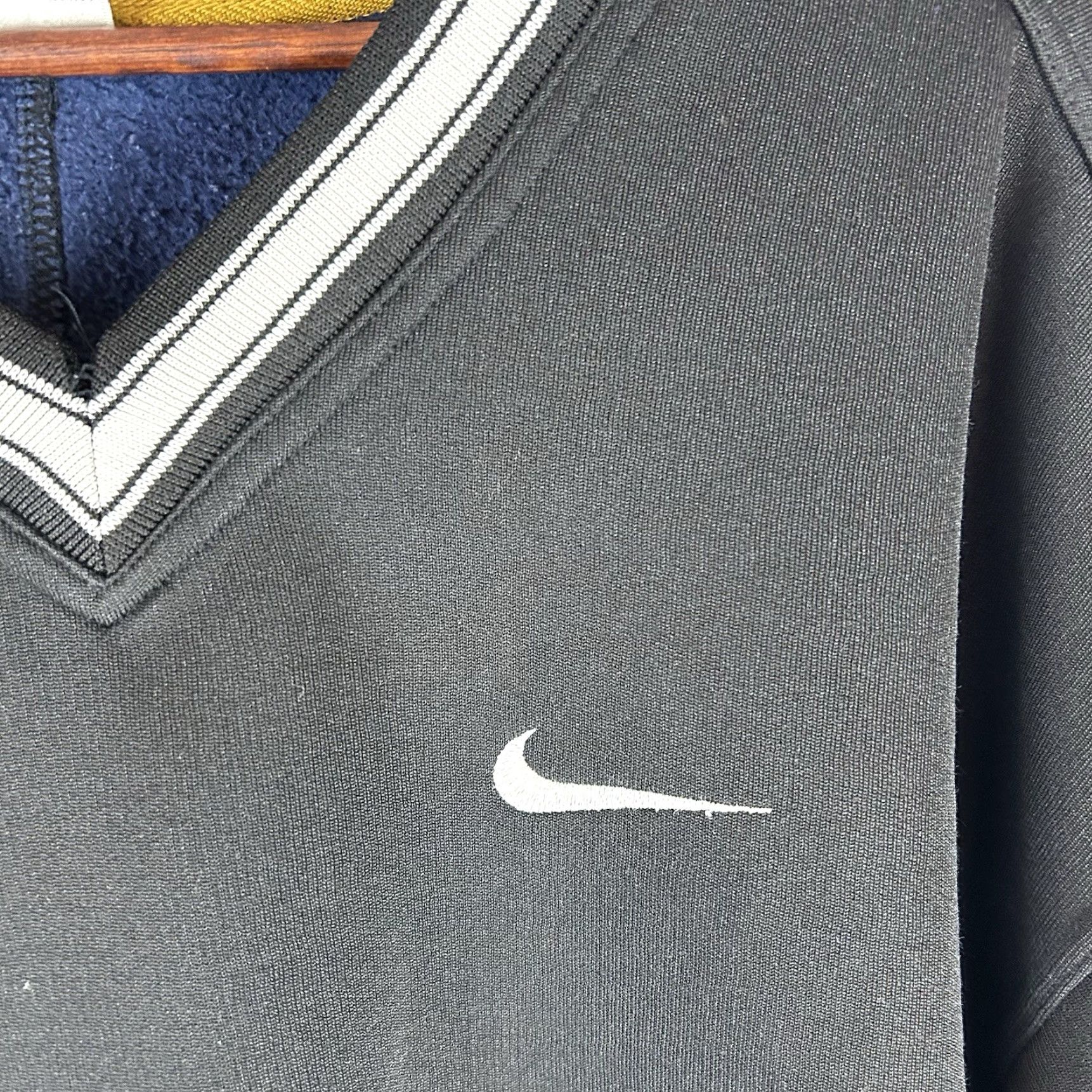 Nike VTG Nike Sweatshirt V-Neck Black Mens XXL Pull Over Swoosh Logo 90s Sherpa Lined Size US XXL / EU 58 / 5 - 5 Thumbnail