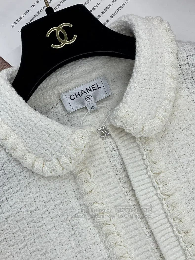 Chanel Chanel 25P popular white doll collar pearl diamond button Size S / US 4 / IT 40 - 2 Thumbnail