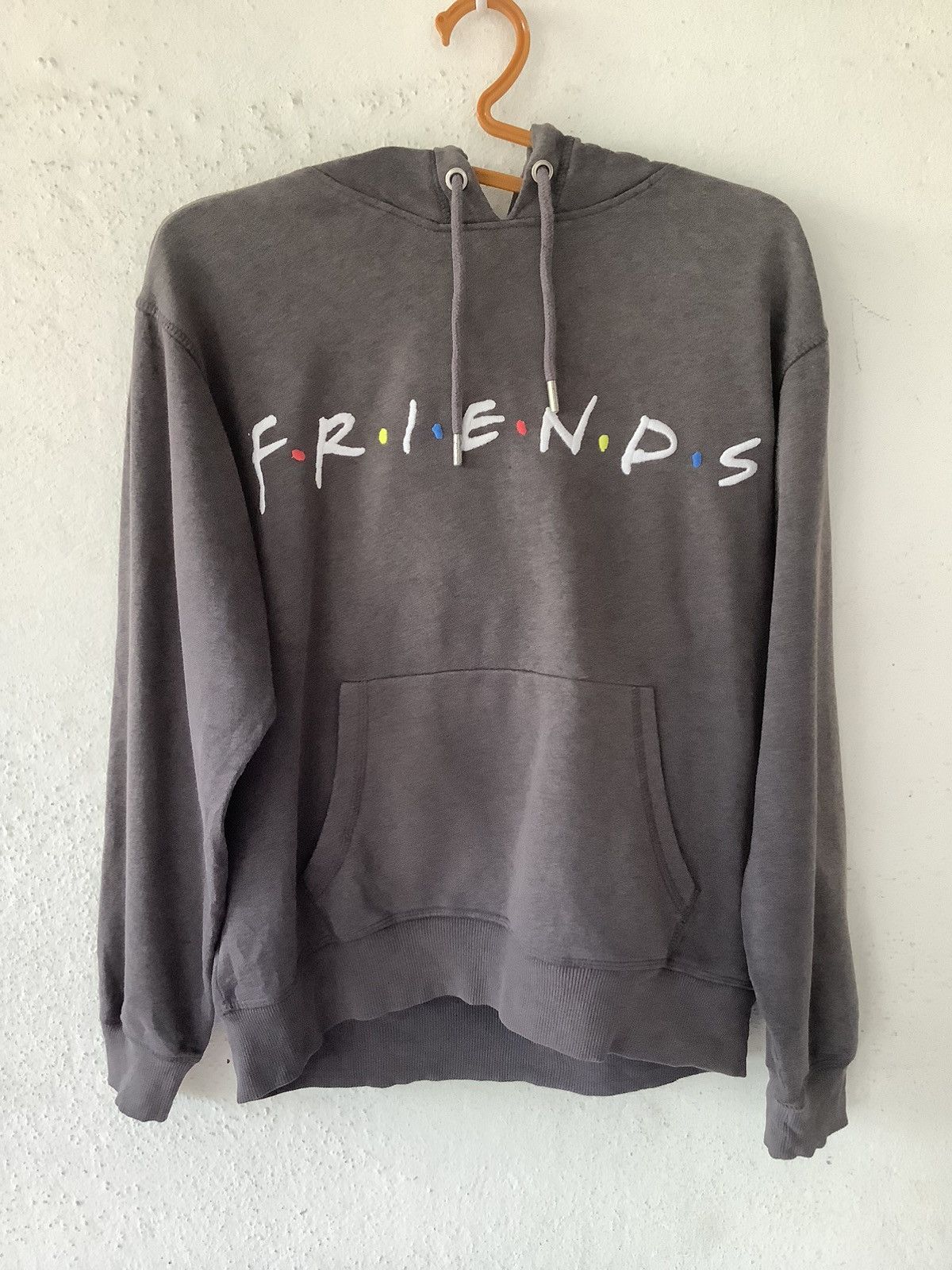 H&M × Warner Bros Friend TV Series Sweatshirt Size US XS / EU 42 / 0 - 1 Thumbnail