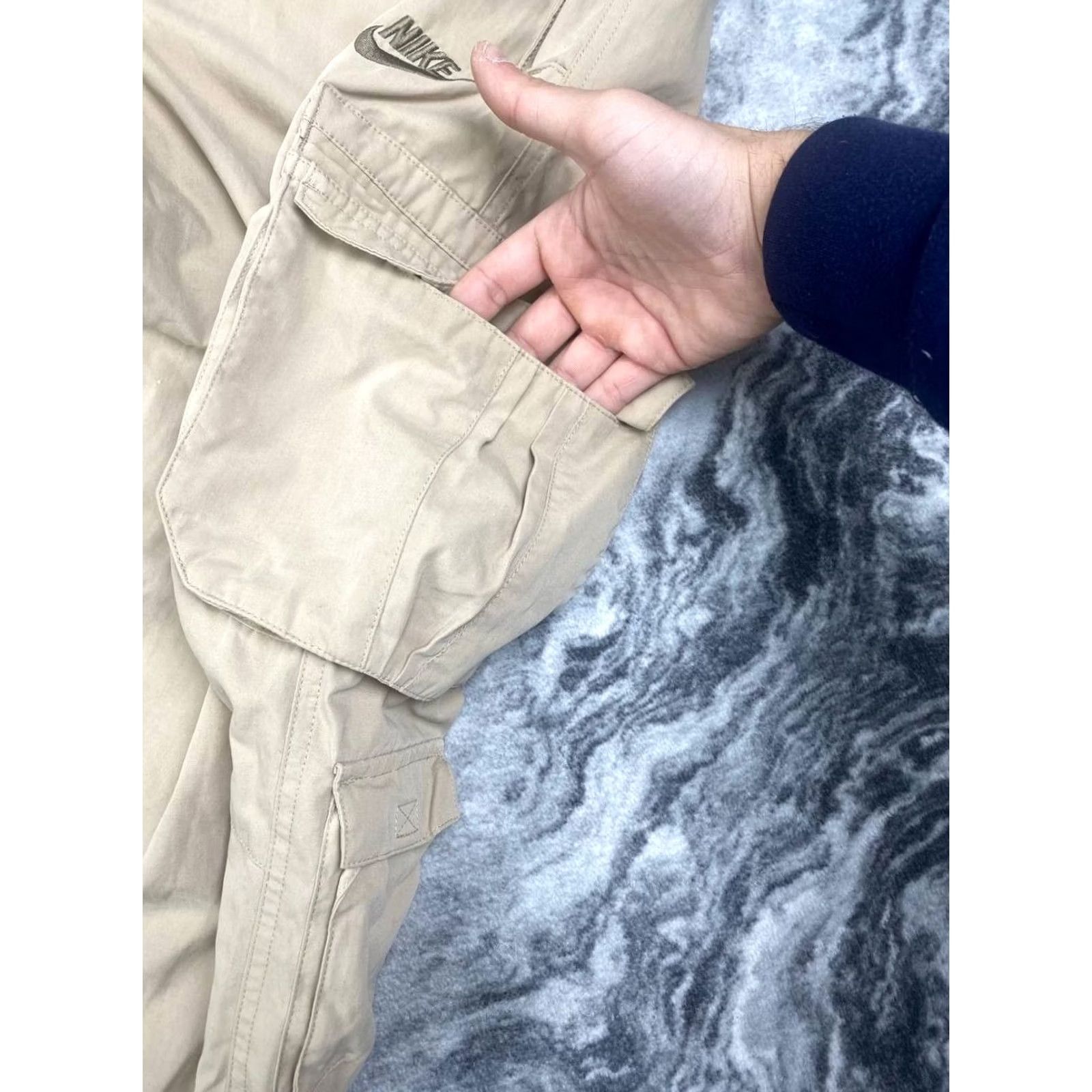 Nike VINTAGE Nike 00s Cargo Baggy Pants Men Size L Beige Wide-Leg Track Pants Pockets Drawstring Size US 33 - 4 Thumbnail