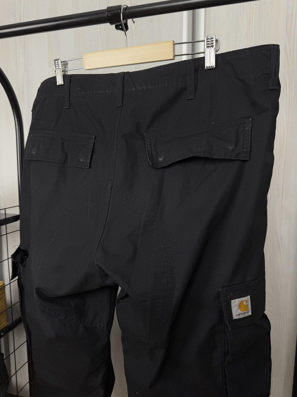 Carhartt Carhartt WIP Regular Cargo Pants Black distressed Size US 38 / EU 54 - 10 Thumbnail