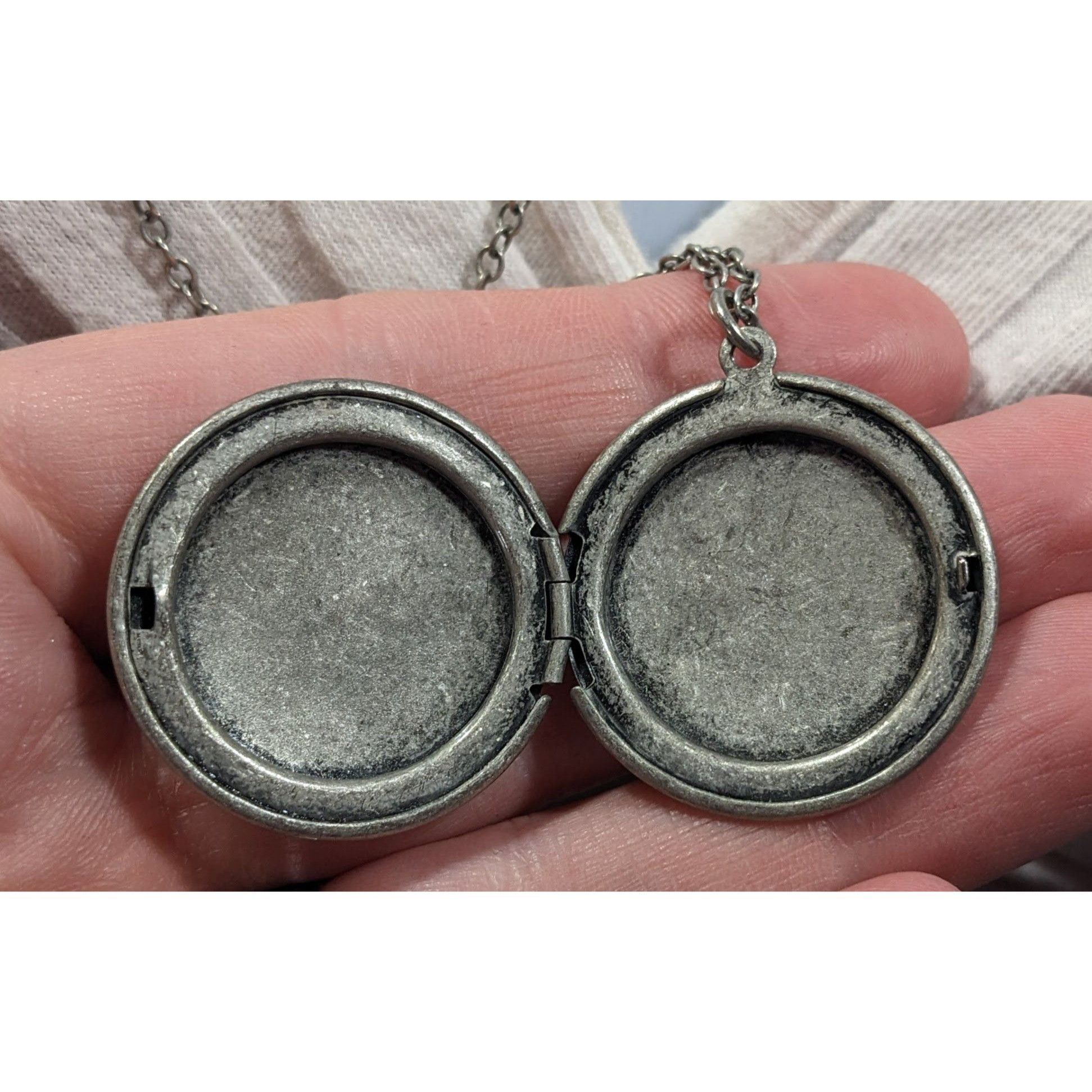 Other Nature Themed Owl Front Silver Tone Locket Necklace Size ONE SIZE - 13 Thumbnail