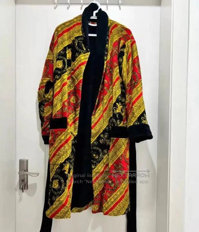 Versace Versace Black Cotton Print Medusa Coat . Size US S / EU 44-46 / 1 - 1 Thumbnail