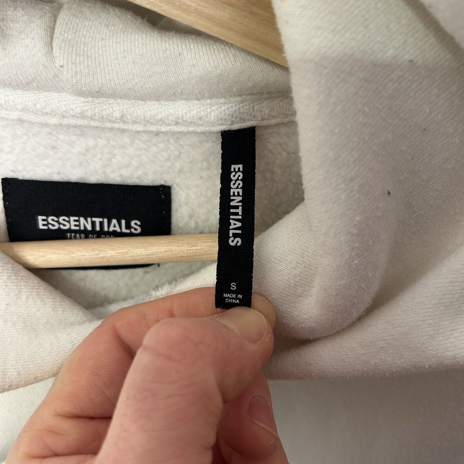 Fear of God Fear of God Essentials 3M Logo Pullover Hoodie “White” FW19 Size US S / EU 44-46 / 1 - 7 Thumbnail