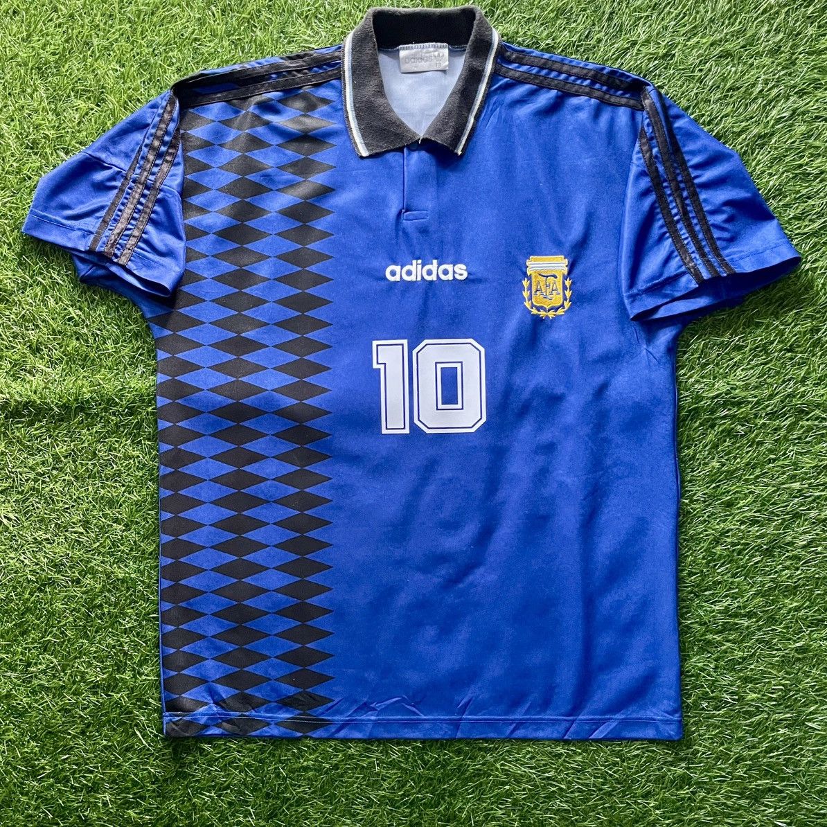 Vintage Argentina Away 1st Prod. 1994-95 Maradona #10 Soccer Jersey Size US L / EU 52-54 / 3 - 2 Thumbnail
