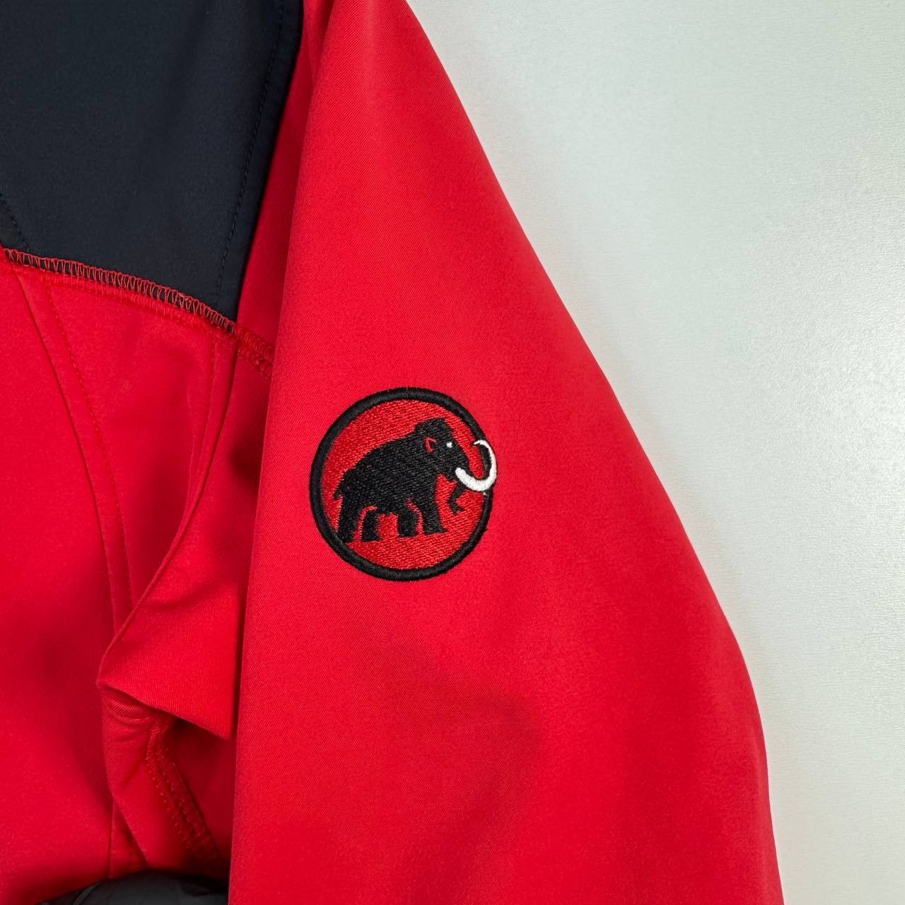 Mammut Mammut Red Softshell Jacket Lightweight Women’s Size M Size M / US 6-8 / IT 42-44 - 5 Thumbnail