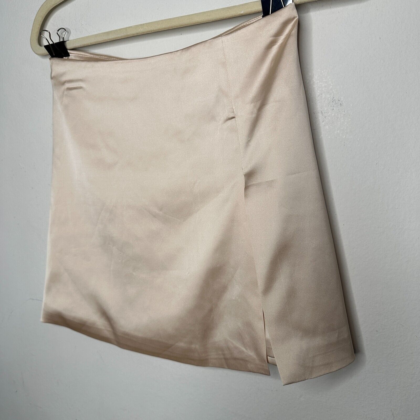 Other Silkhour Ayu Champagne Satin Skirt Kick Split Zip Back Mini Size 27" / US 4 / IT 40 - 2 Thumbnail