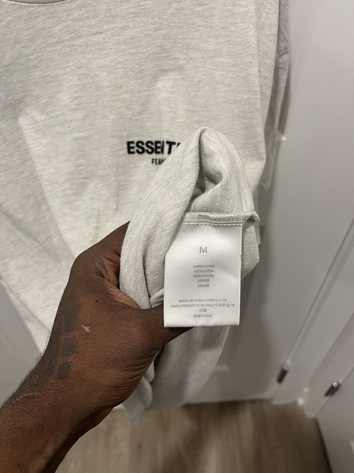 Fear of God fear of god essentials t-shirt (ss22) light oatmeal Size US M / EU 48-50 / 2 - 3 Thumbnail