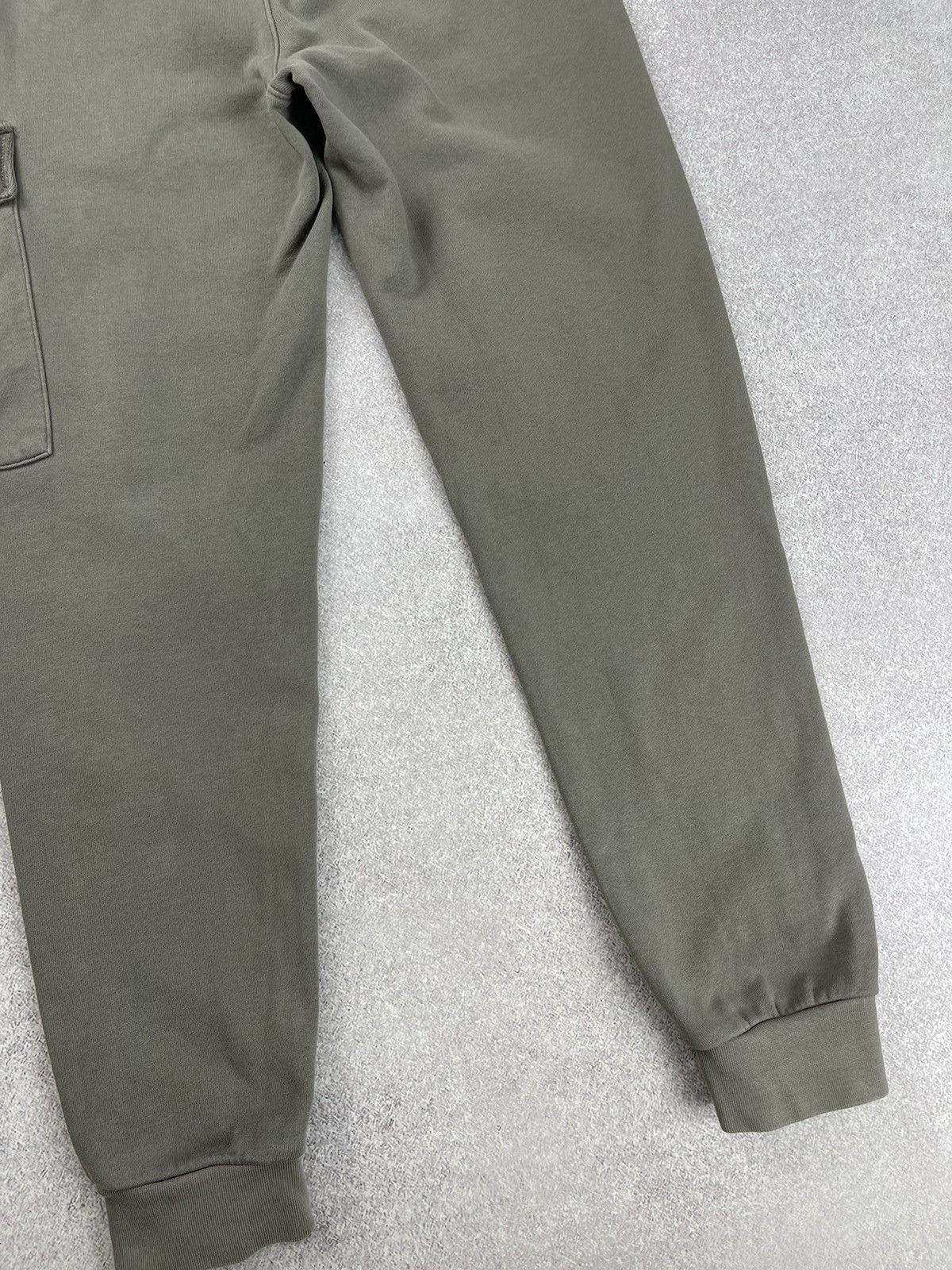 C.P. Company C.P. Company Junior Cotton Sweatpants Joggers Size Age 10 Size US 26 / EU 42 - 11 Thumbnail