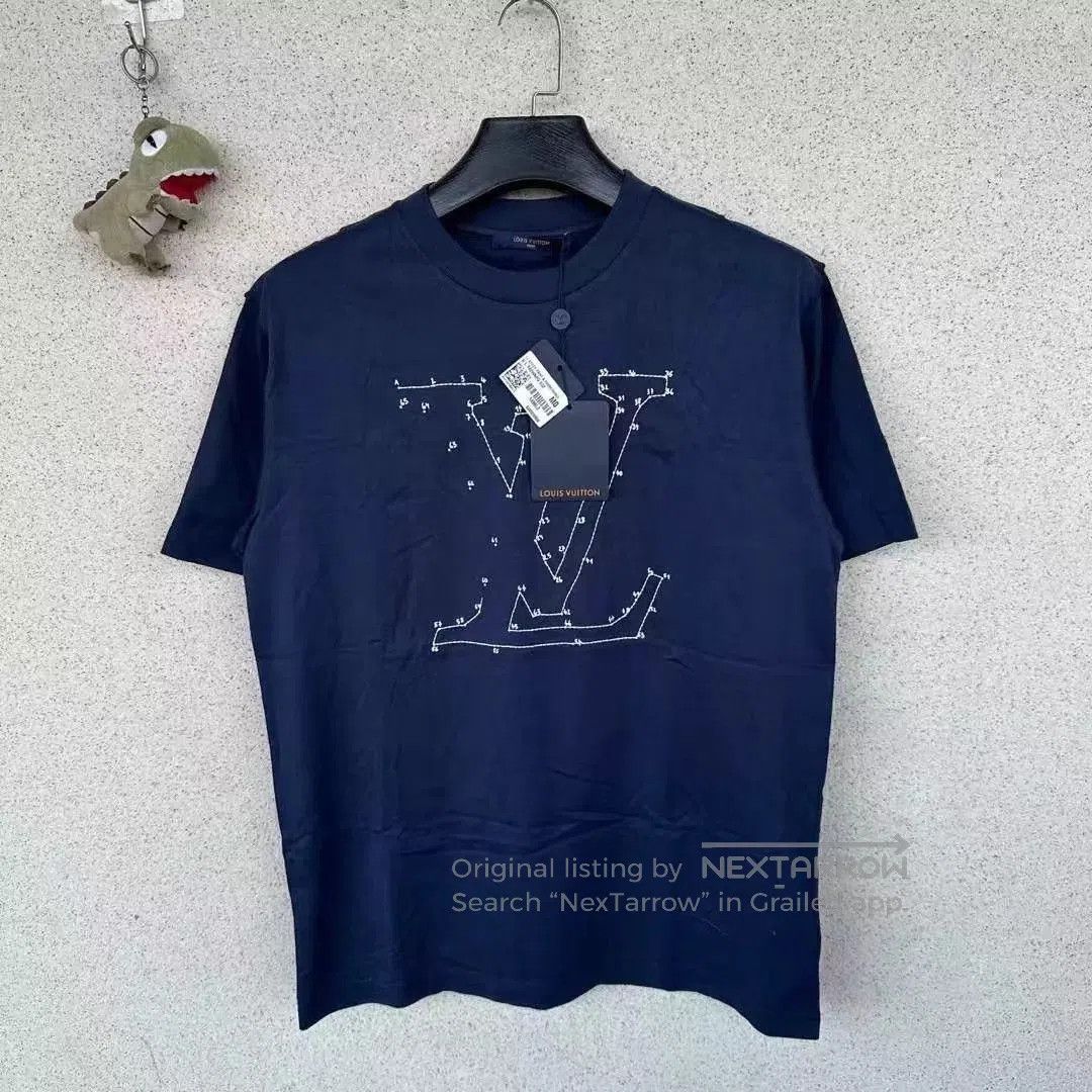 Louis Vuitton Blue Short Sleeve Graphic T-Shirt. Size US M / EU 48-50 / 2 - 1 Thumbnail