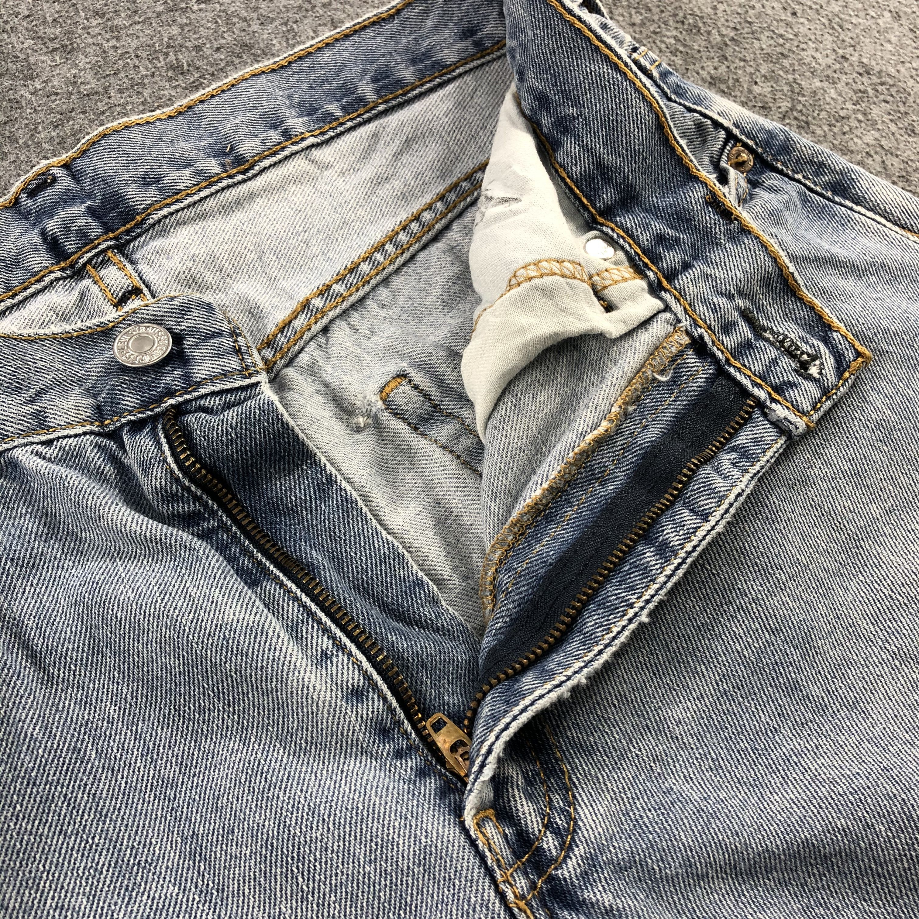 Levi's Vintage Light Wash Levis 550 Jeans-J2165 Size US 31 - 9 Thumbnail