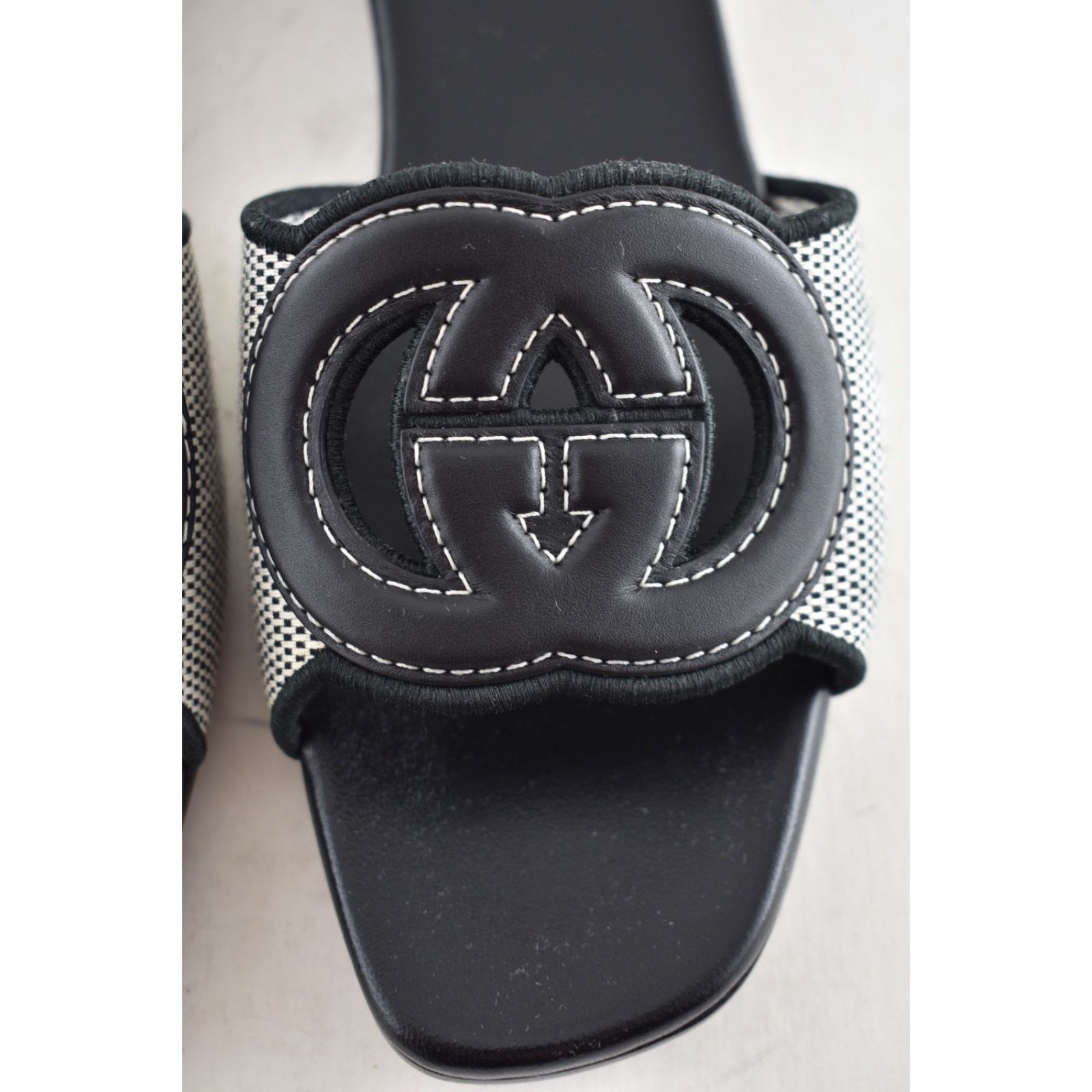 Gucci Gucci GG Interlocking Logo Leather Canvas Sandal 36.5 Size US 6.5 / IT 36.5 - 11 Thumbnail