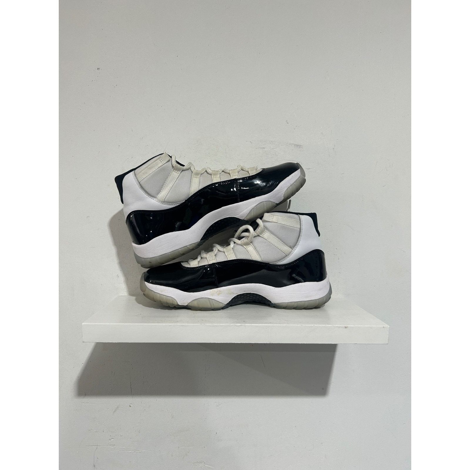 Nike JORDAN 11 RETRO CONCORD 2018 SIZE 10 PREOWNED Size US 10 / EU 43 - 6 Thumbnail