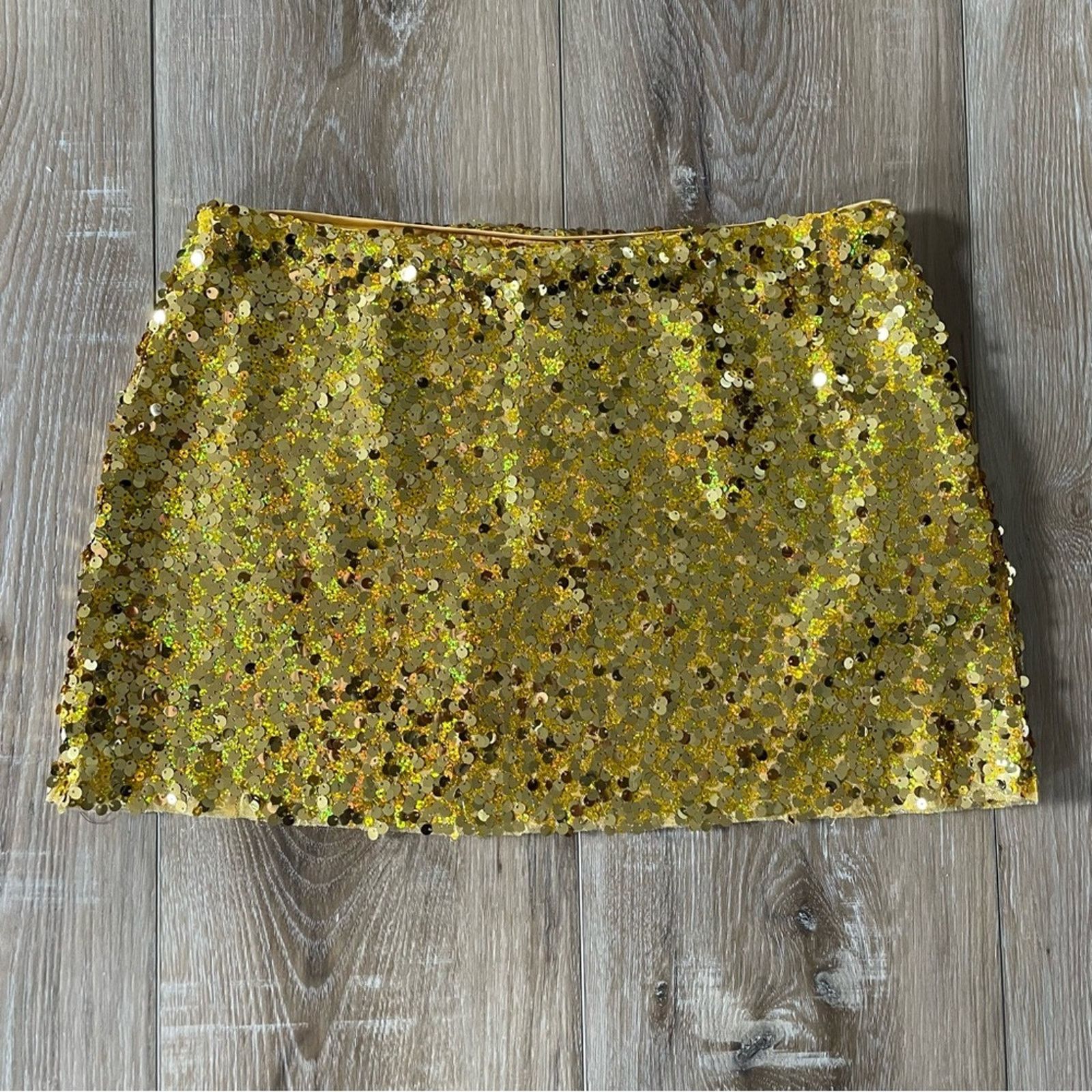 Urban Outfitters Urban Outfitters Lulu Sequin Mini Skirt Size 30" / US 8 / IT 44 - 1 Thumbnail