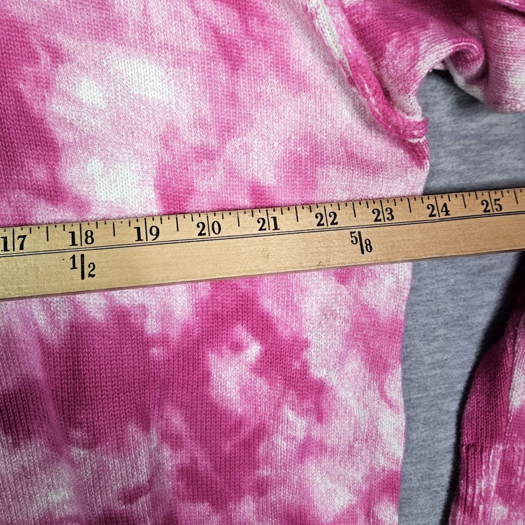 Show Me Your MuMu Show Me Your Mumu Women's Pink Tie Dye Oaklyn Oversized Sweater XS Cardigan Crew Neck Knit Regular Size XS Pink Short Description: N/A Size XS / US 0-2 / IT 36-38 - 6 Thumbnail