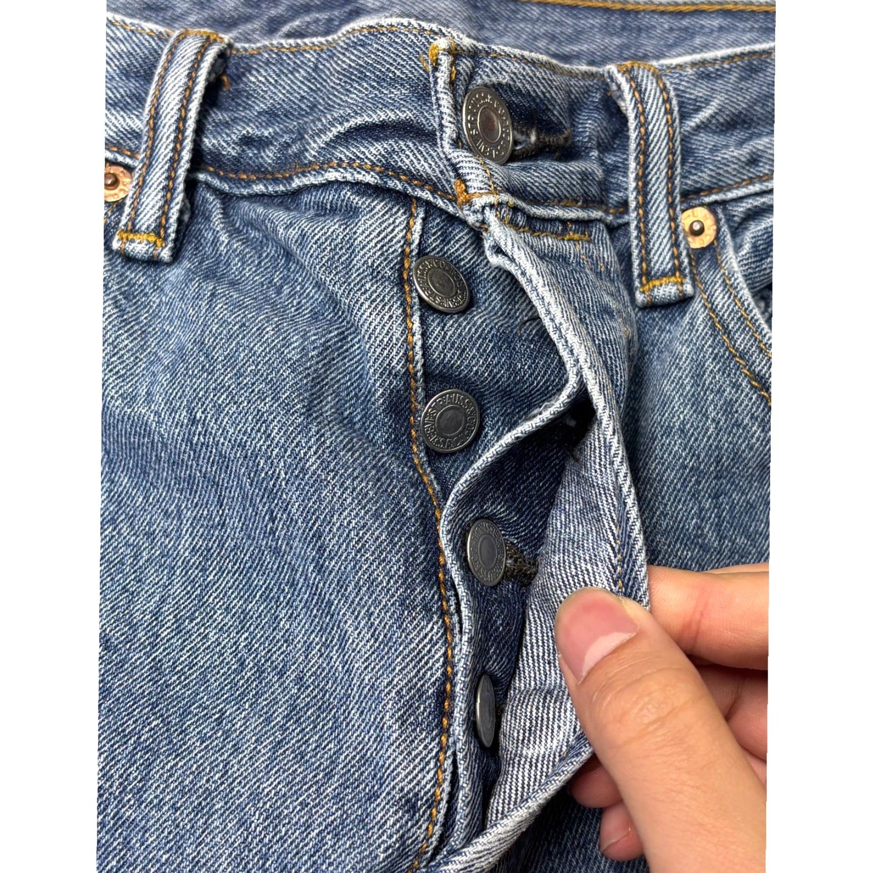 Levi's Levi's 501 Original Fit Jeans Mens Blue Denim Straight Leg Button Fly 32W 30L Size US 32 / EU 48 - 3 Thumbnail