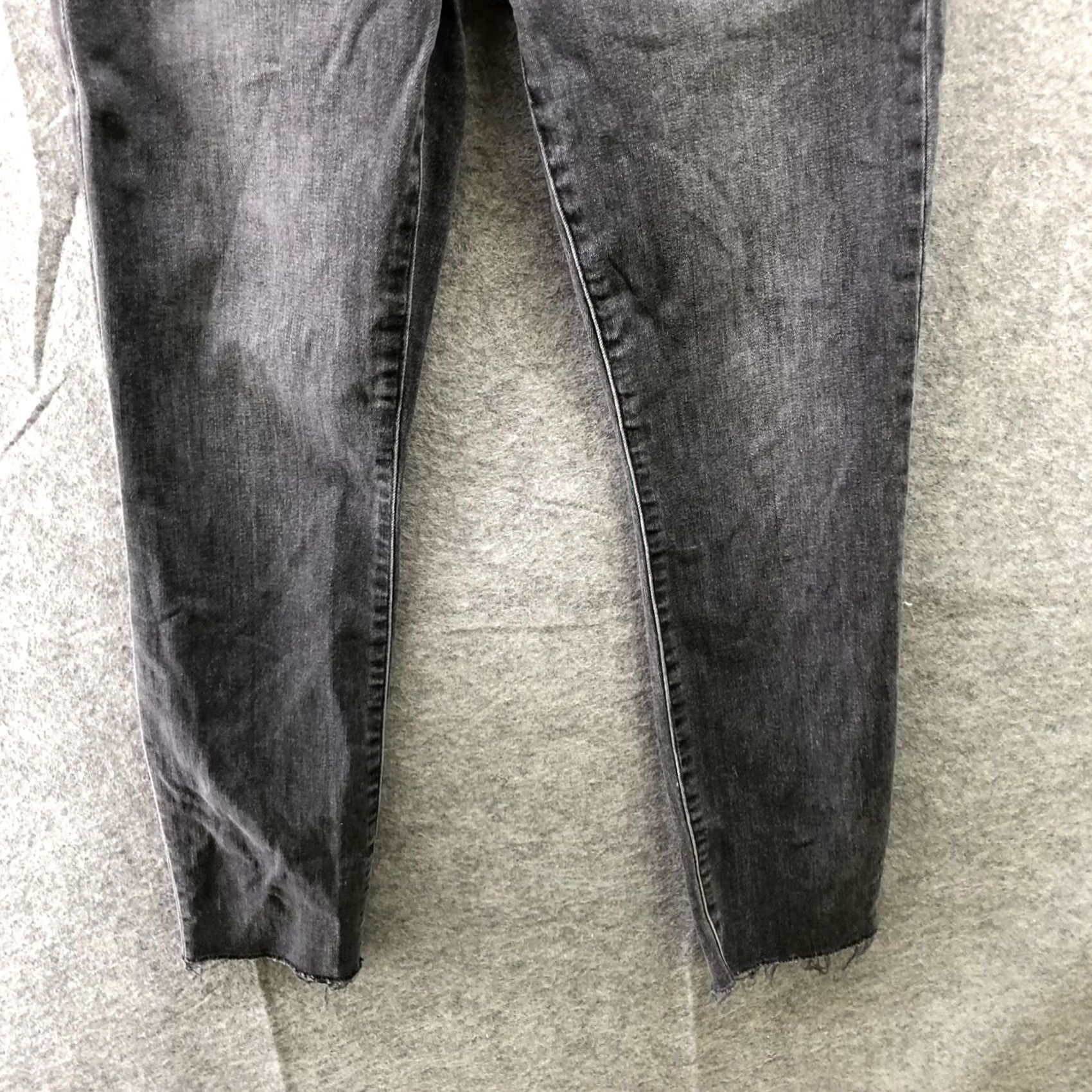 Gap Gap True Skinny Mid Rise Jeans Womens 6 Washed Black Button Fly Stretch Raw Hem Jeans Size 28" / US 6 / IT 42 - 4 Thumbnail