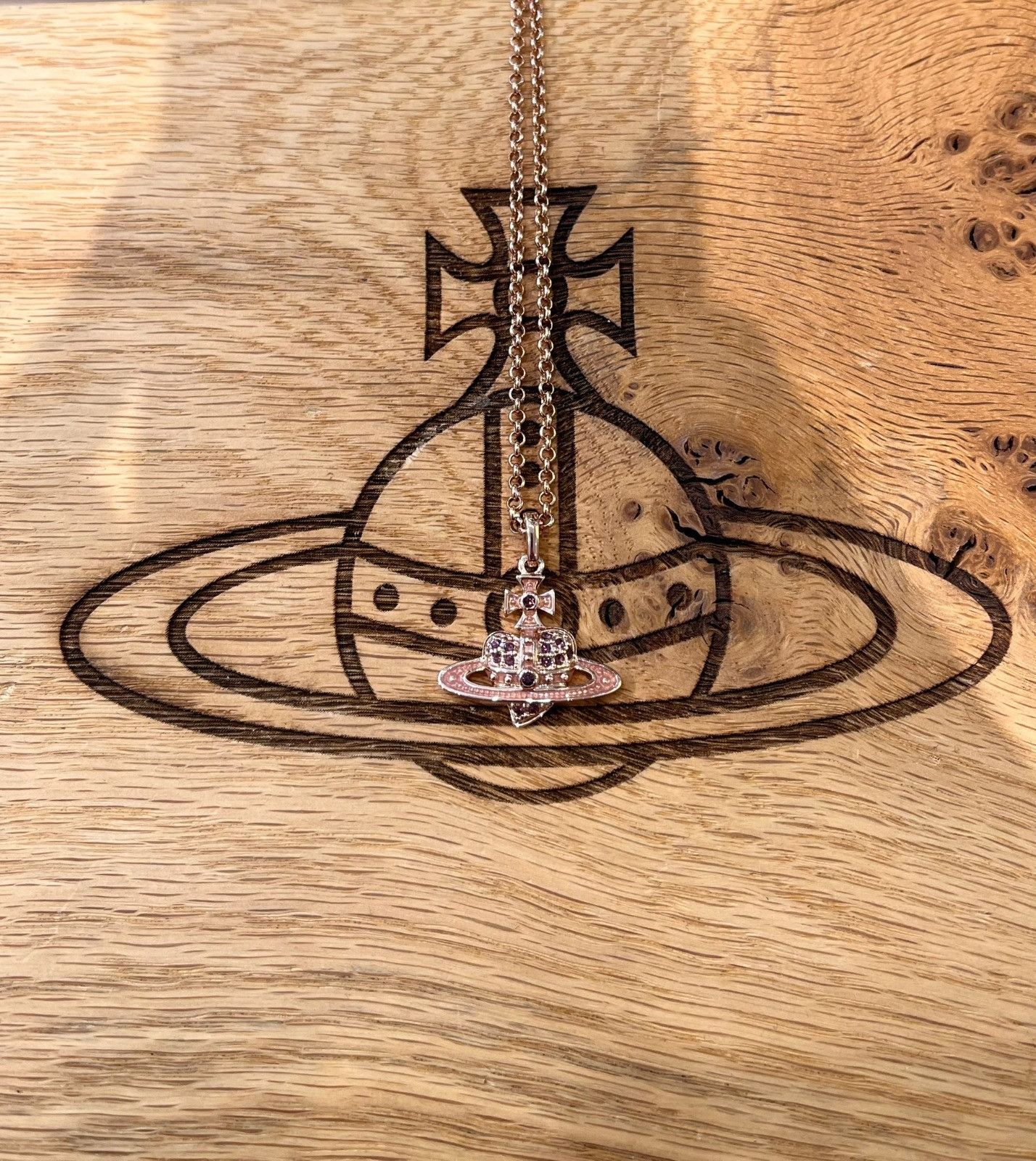 Vivienne Westwood o1f1d3z0525 Size: OS / Reverse Heart Pendant Necklace Size ONE SIZE - 1 Preview