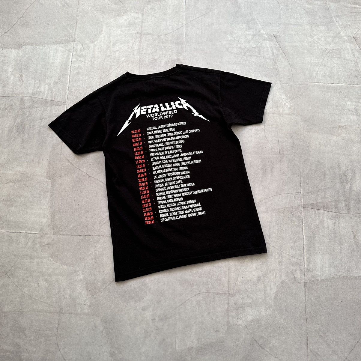 Vintage 2019 Metallica Worldwired Tour Hardwired T Shirt Size US S / EU 44-46 / 1 - 6 Thumbnail