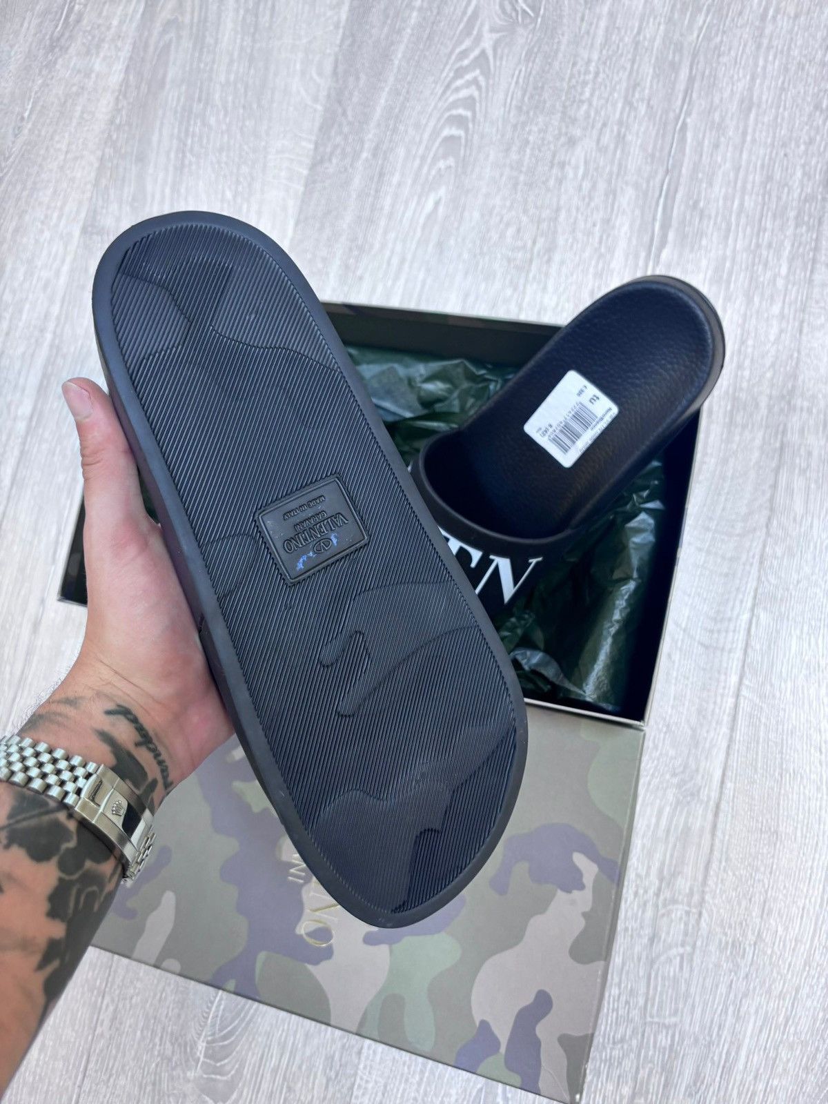 Valentino Valentino Sliders - UK 8 Size US 8 / EU 41 - 5 Thumbnail