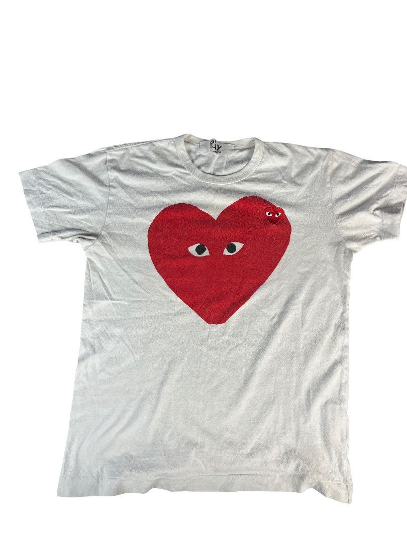 Comme des Garcons Comme des Garçons Play Red Heart Tee – Size L Size US L / EU 52-54 / 3 - 1 Thumbnail