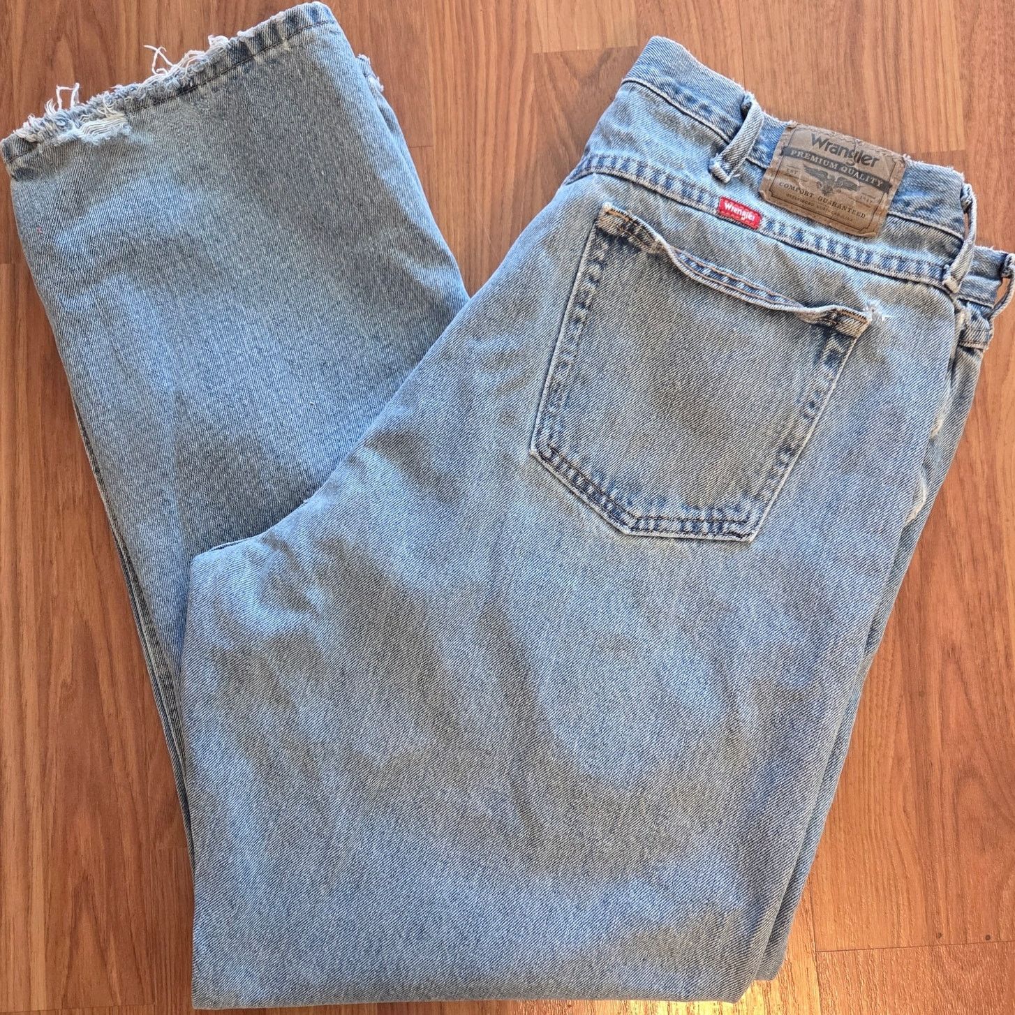 Wrangler Men's Wrangler Jeans - Blue - Size 42 x 32 - Great Condition Size US 42 / EU 58 - 2 Thumbnail