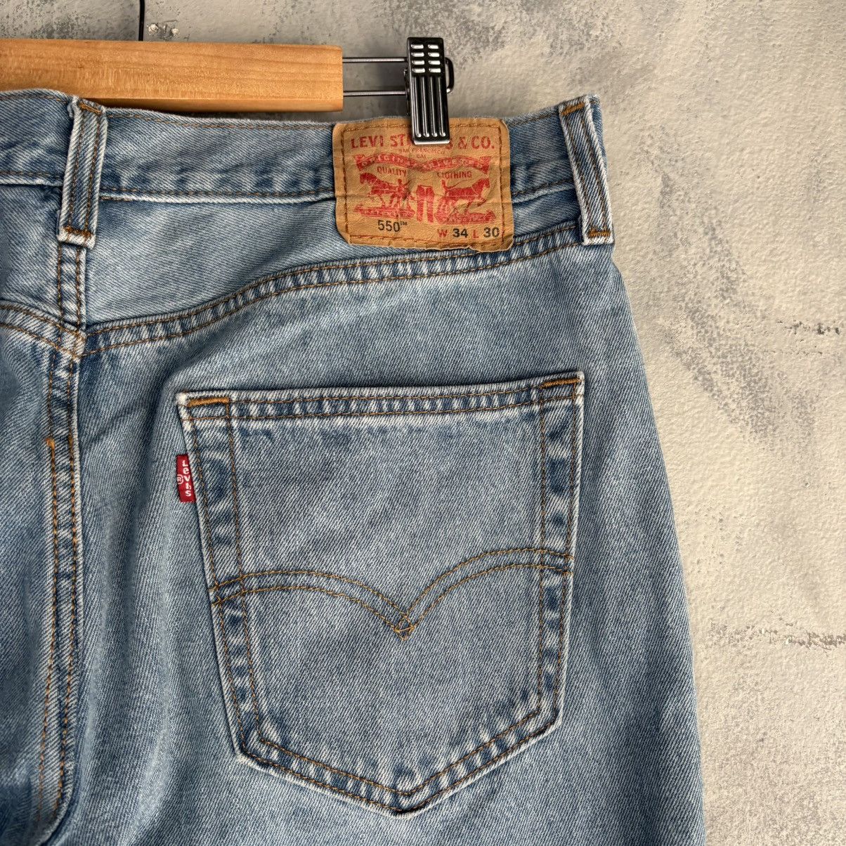 Levi's Vintage Levis Jeans Mens 34x30 Blue Faded Relaxed 550 Pants Size US 34 / EU 50 - 2 Thumbnail
