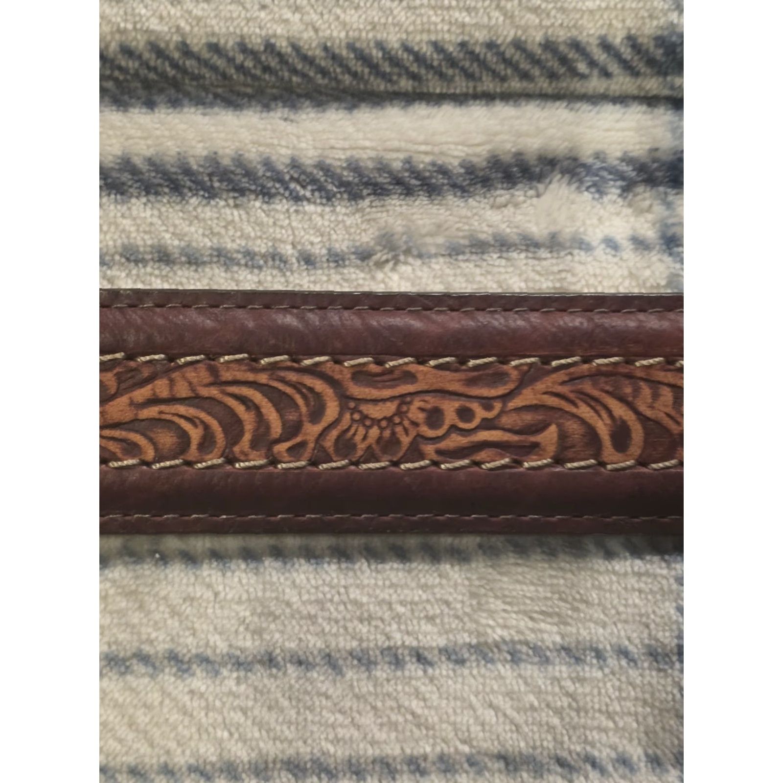Vintage Justin Belt Western 36 Brown Leather Buckle NWT Mens Made in USA Floral Pattern Buckle Adjustable Top Grain Bison Sheridan Genuine Leather Size US M / EU 48-50 / 2 - 4 Thumbnail