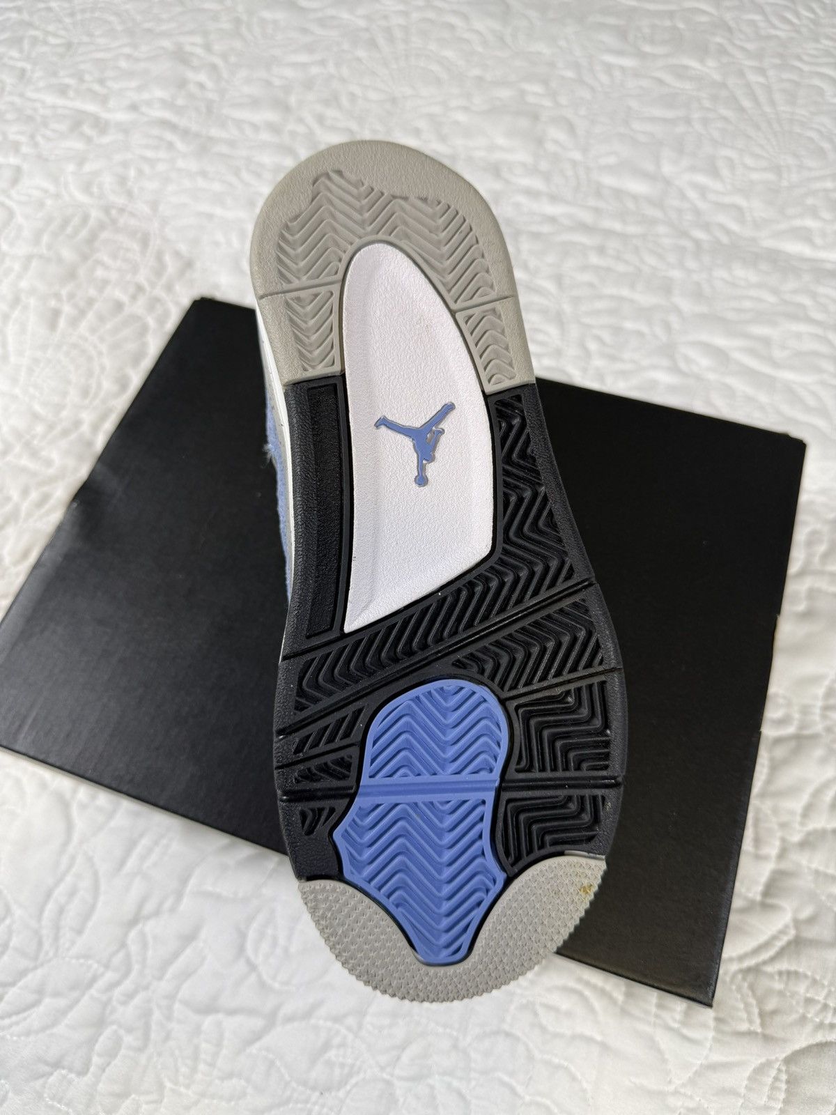 Jordan Brand Air Jordan 4 University Blue 2Y Size US 4 / IT 34 - 14 Thumbnail