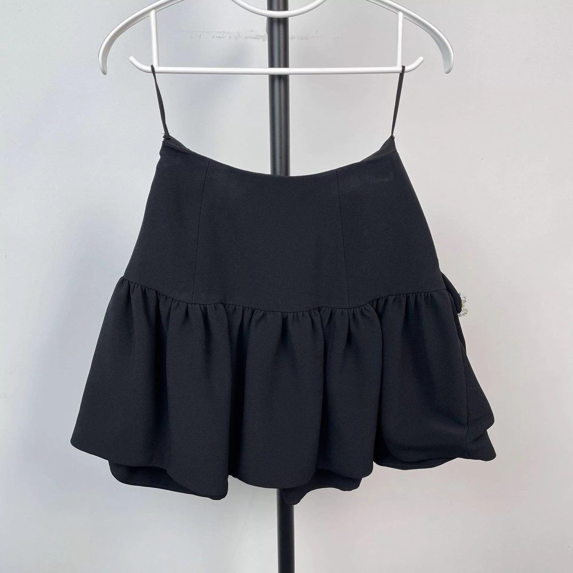 Miu Miu Miu Miu Black Green Floral Sequin Skort 36+ Size 25" / US 0 / IT 36 - 4 Thumbnail