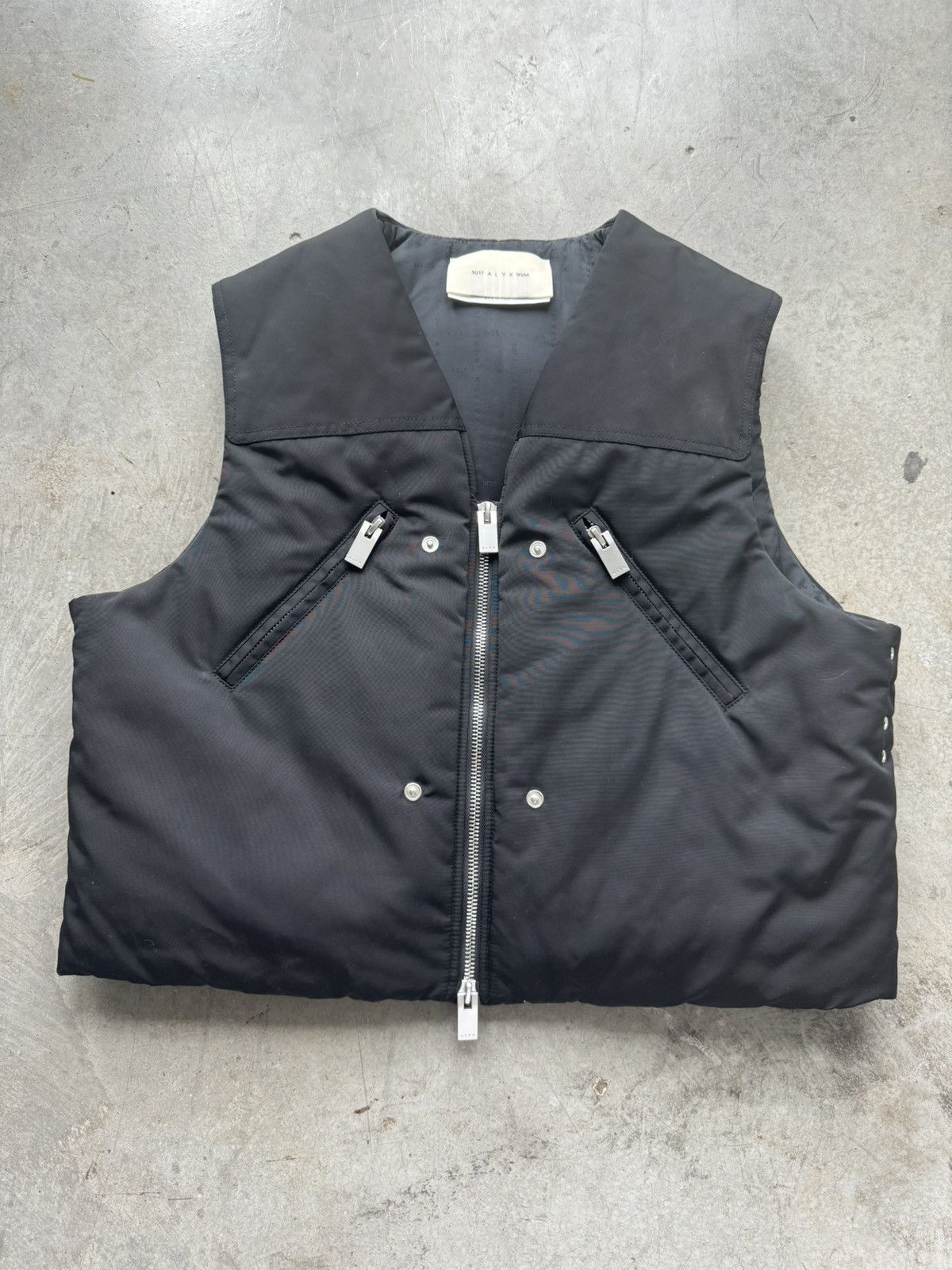 1017 ALYX 9SM × Alyx 1017 Alyx 9SM Black Cropped Vest | Grailed