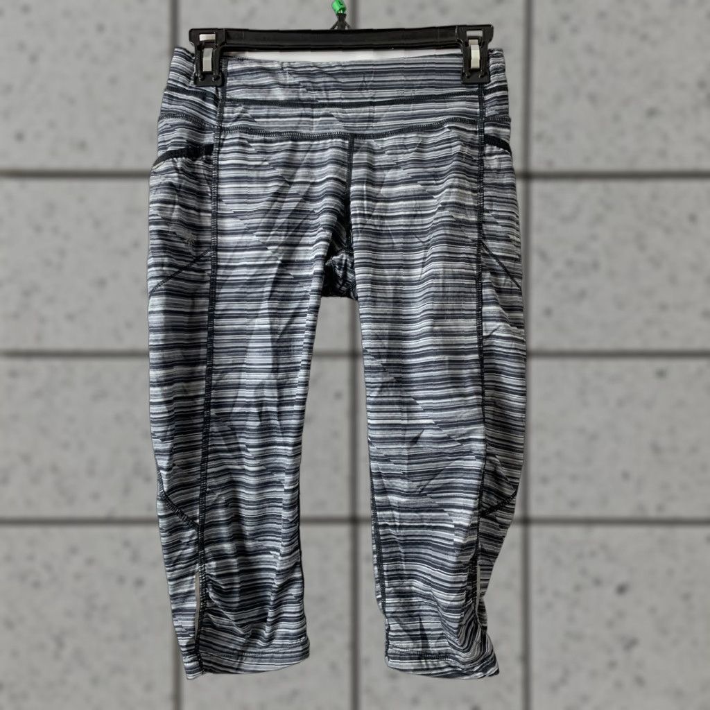 Athleta Womens Athleta Crop Leggings XS Gray Striped Leggings Activewear Small? Size 26" / US 2 / IT 38 - 1 Thumbnail